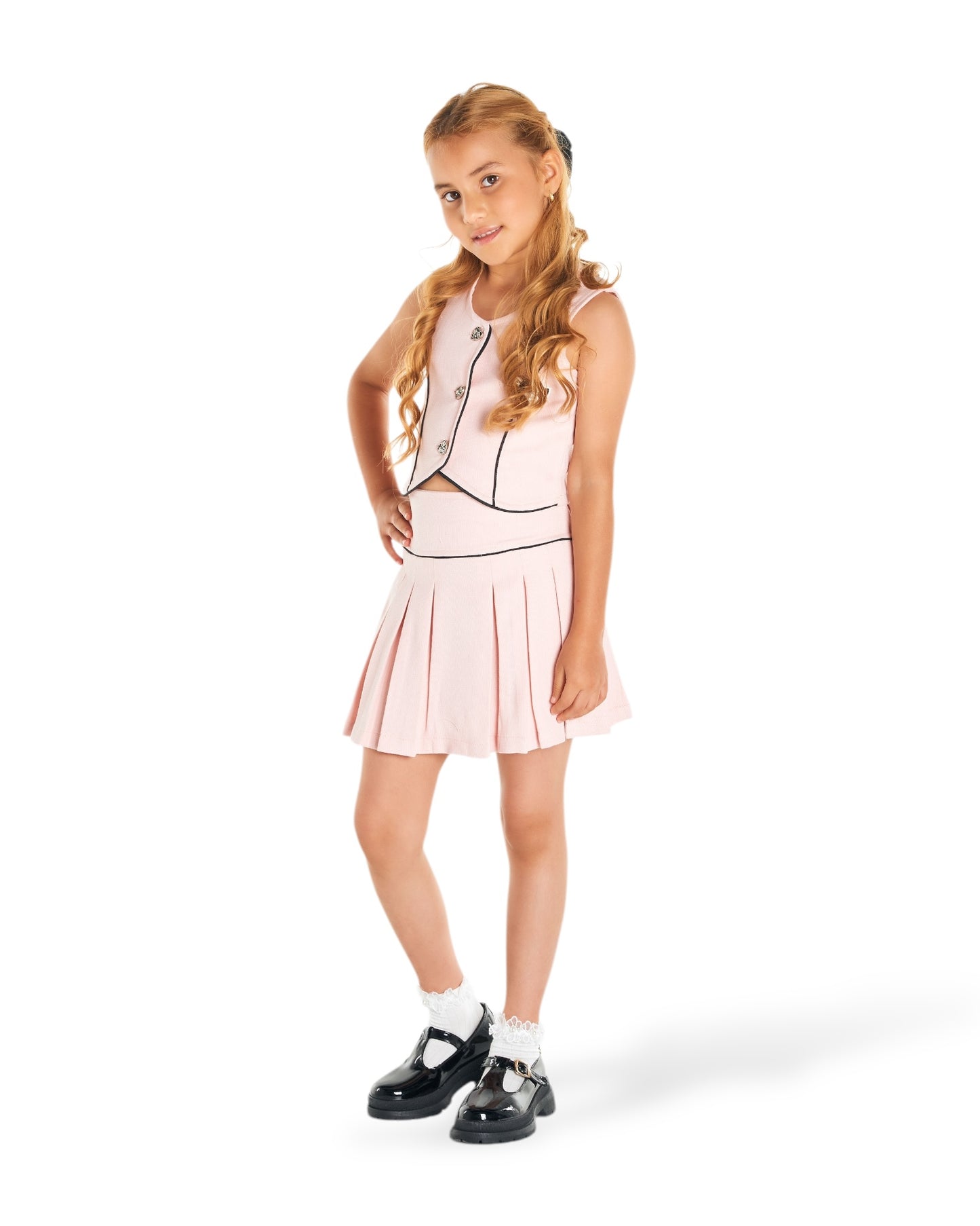 Conjunto Palo de Rosa con chaleco y falda plisada
