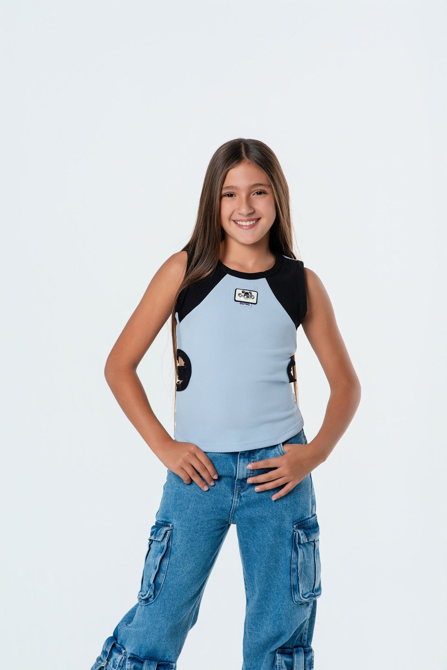 Blusa teens con hueco en costado
