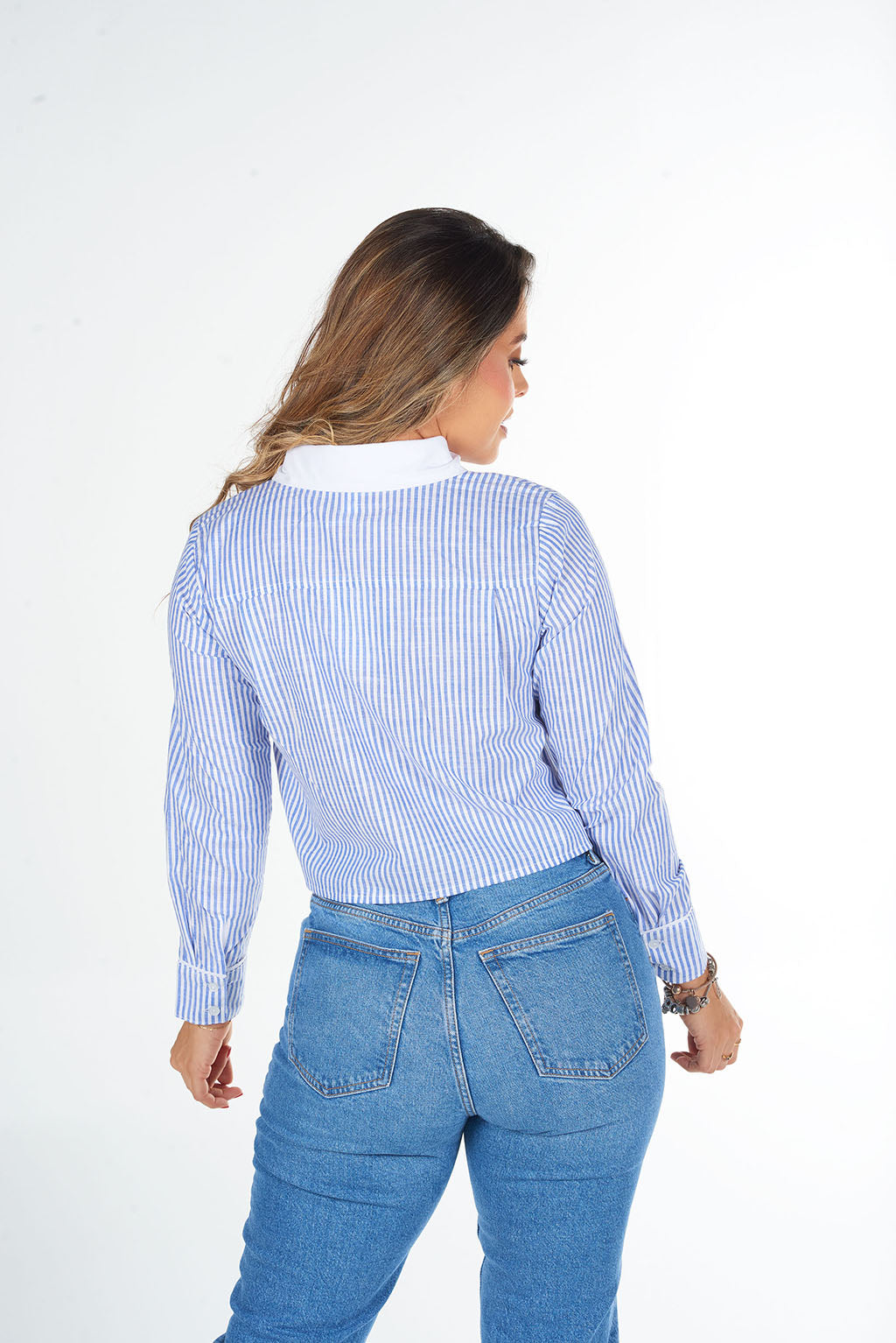Camisa de rayas manga larga con botones y ribete en bolsillo