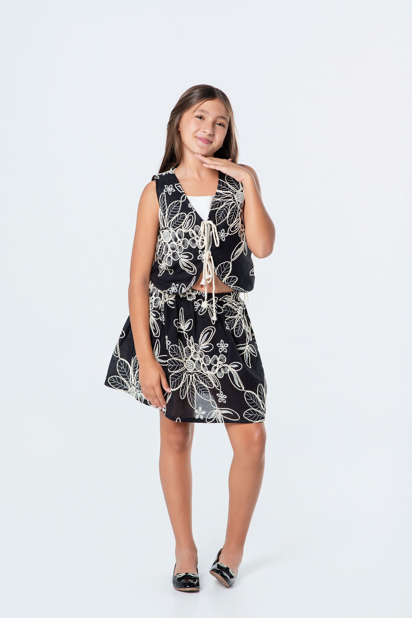 Conjunto falda bordada teen (chaleco + top)