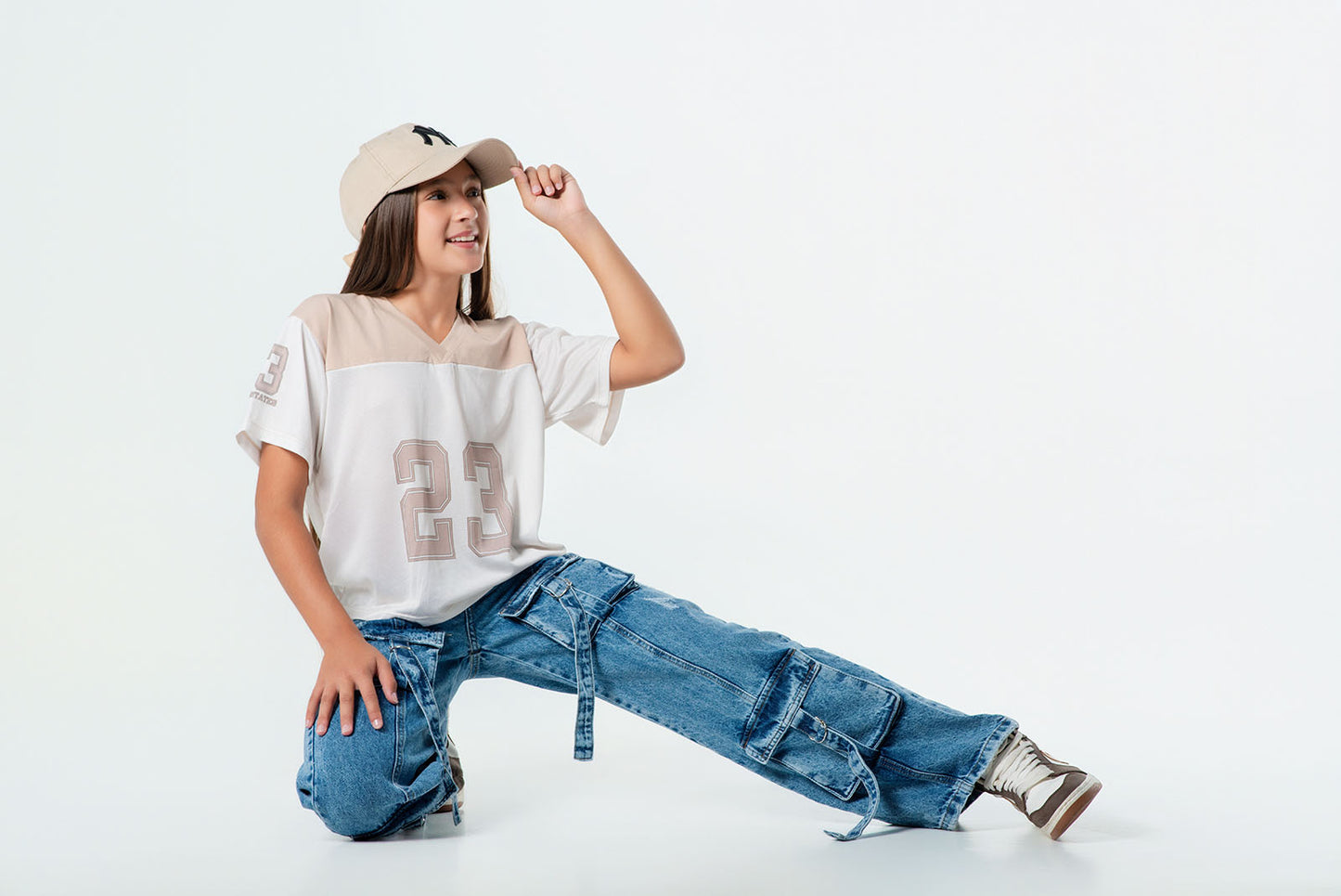 Conjunto jeans cargo niña con camiseta #23