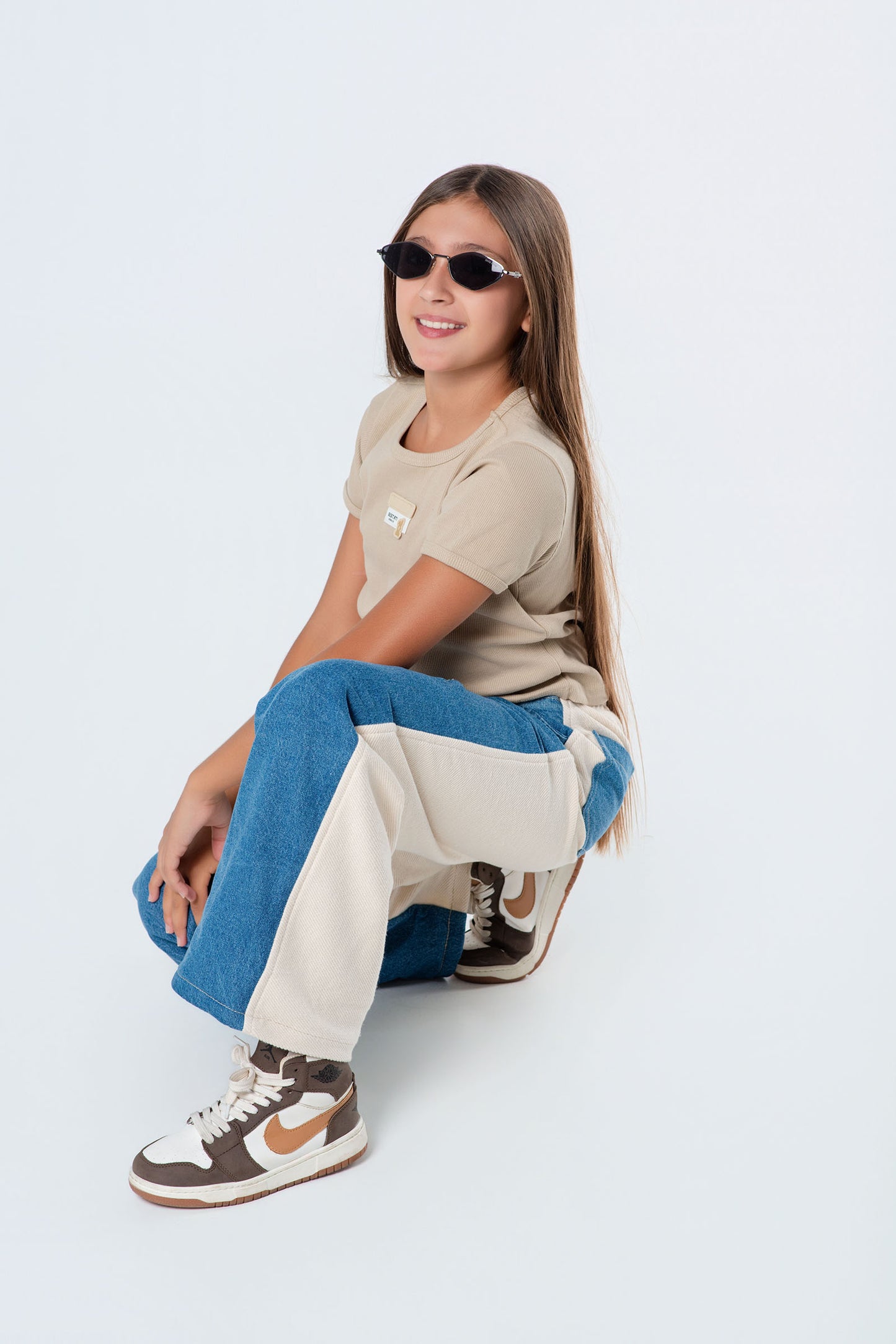 Conjunto jeans con burda niña y camiseta rib