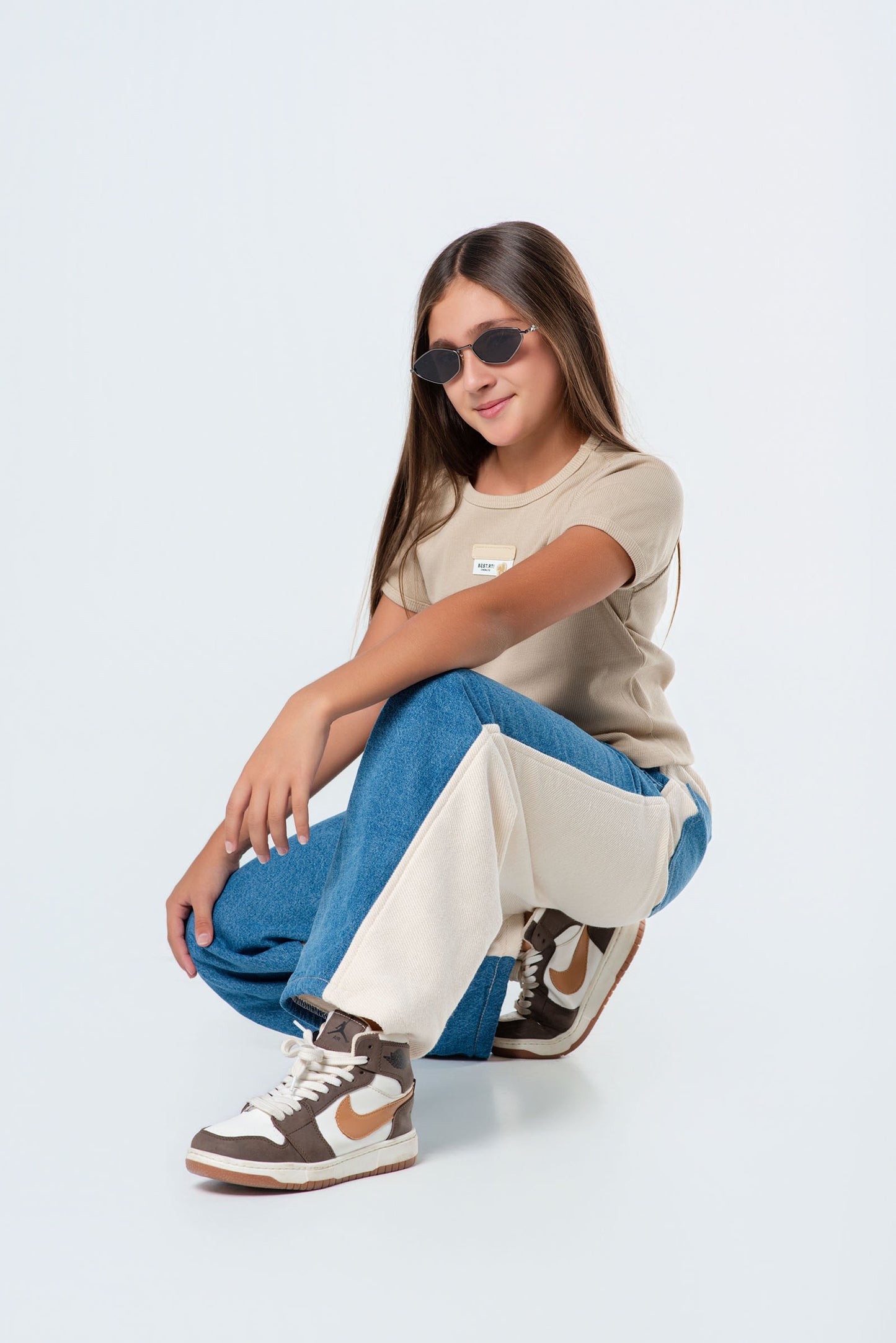 Conjunto jeans con burda niña y camiseta rib