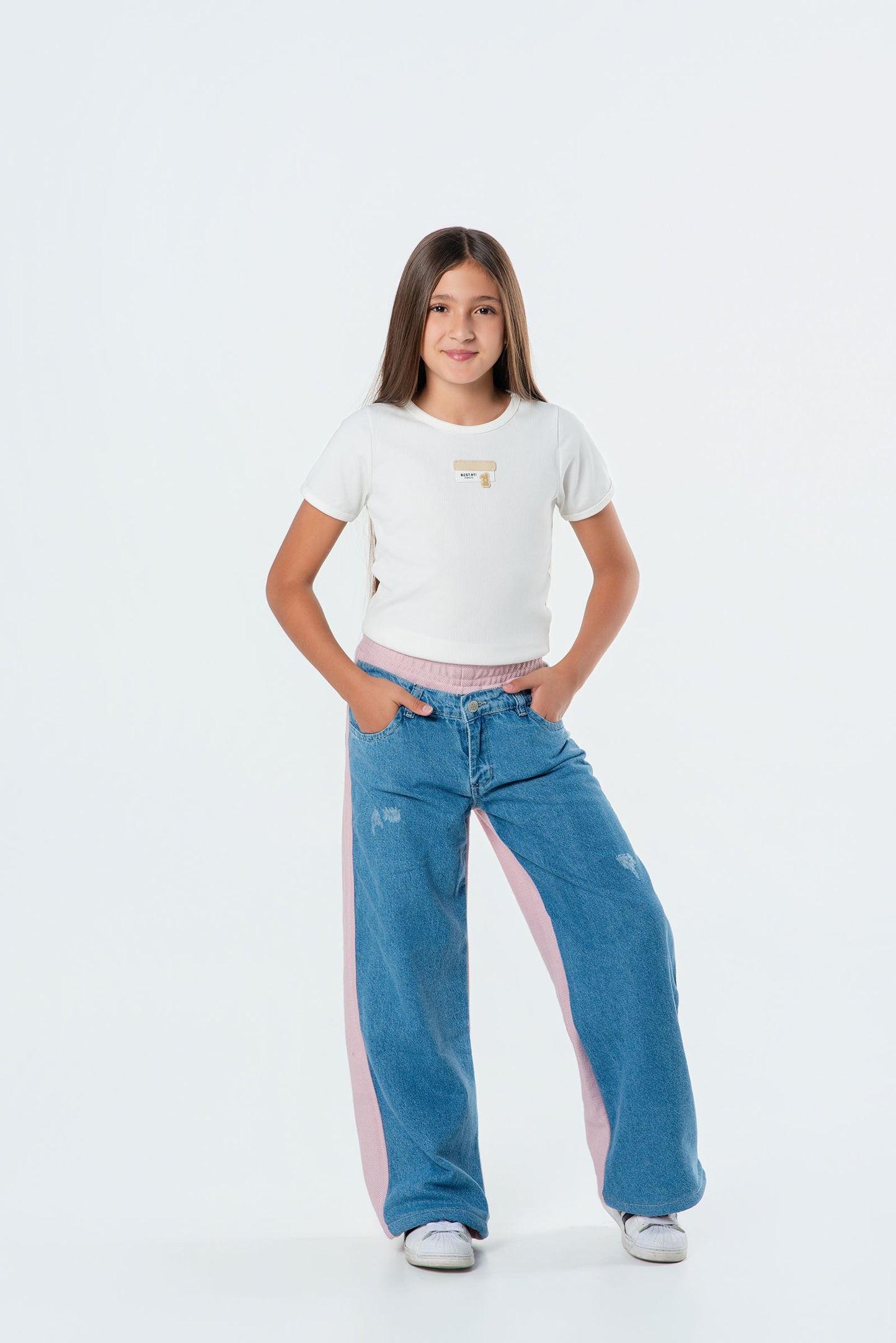 Conjunto jeans con burda niña y camiseta rib