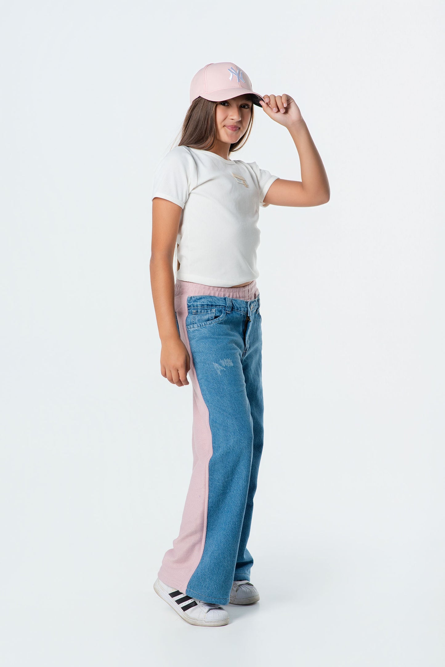 Conjunto jeans con burda niña y camiseta rib