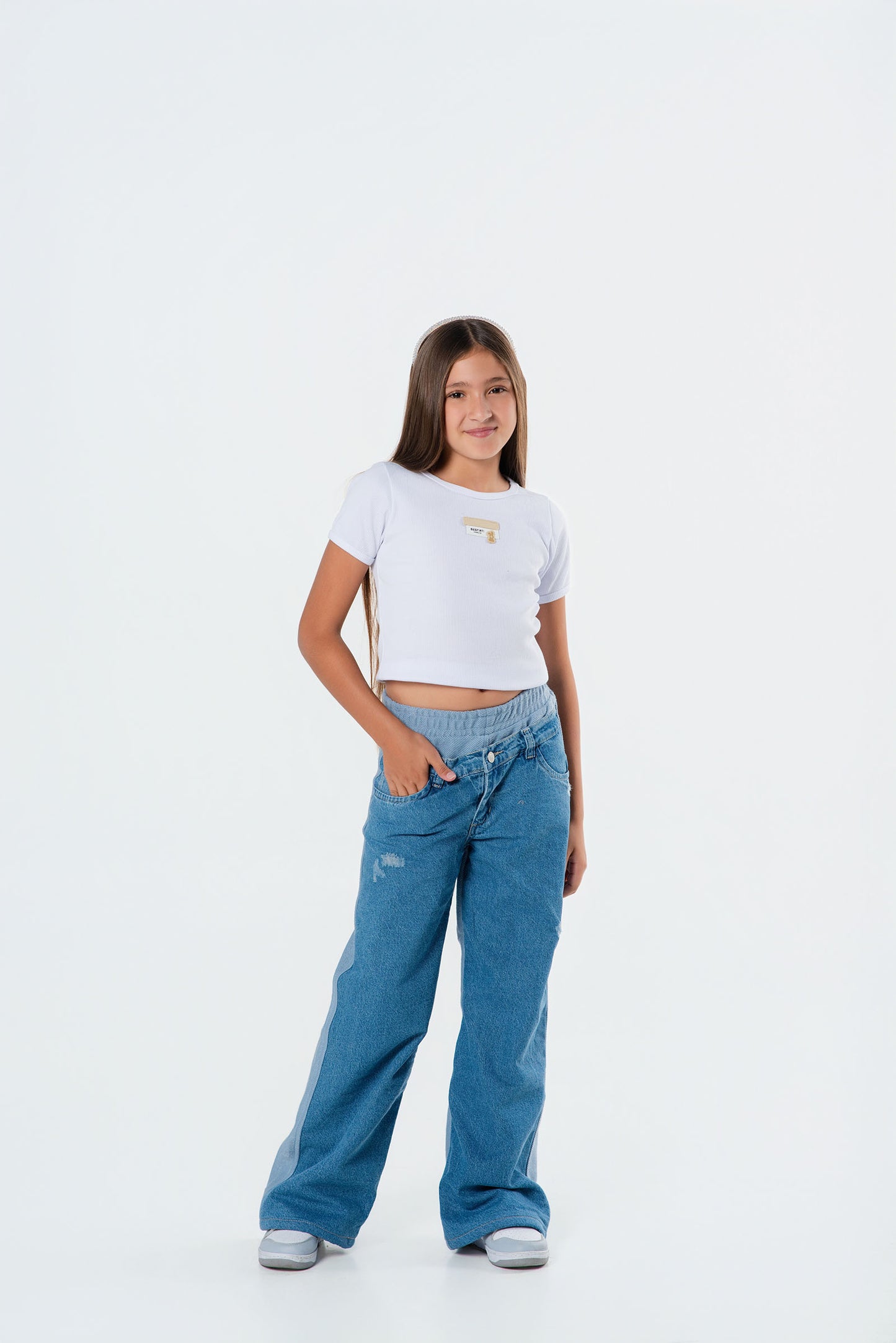 Conjunto jeans con burda niña y camiseta rib