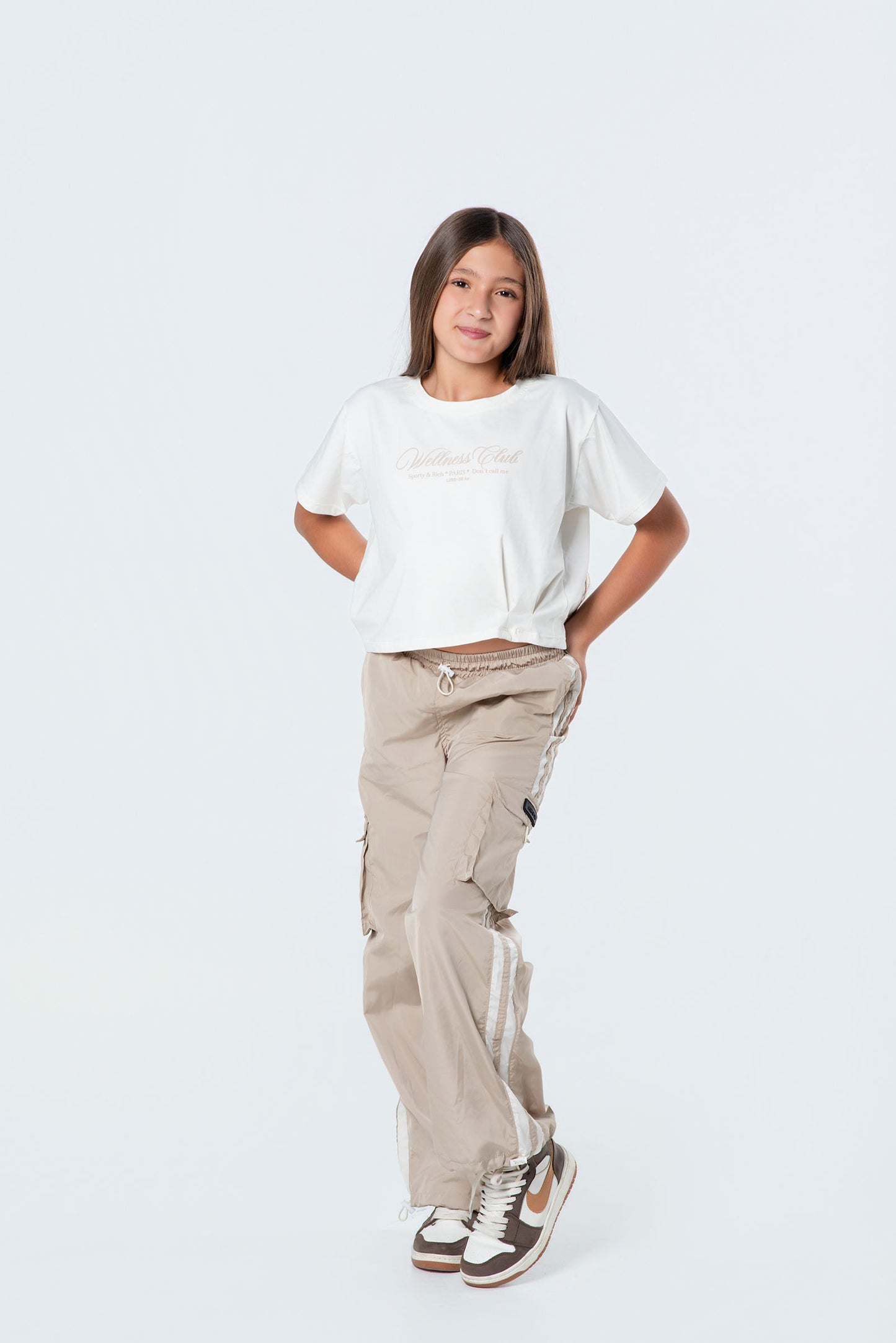 Conjunto pantalón parachute niña con crop