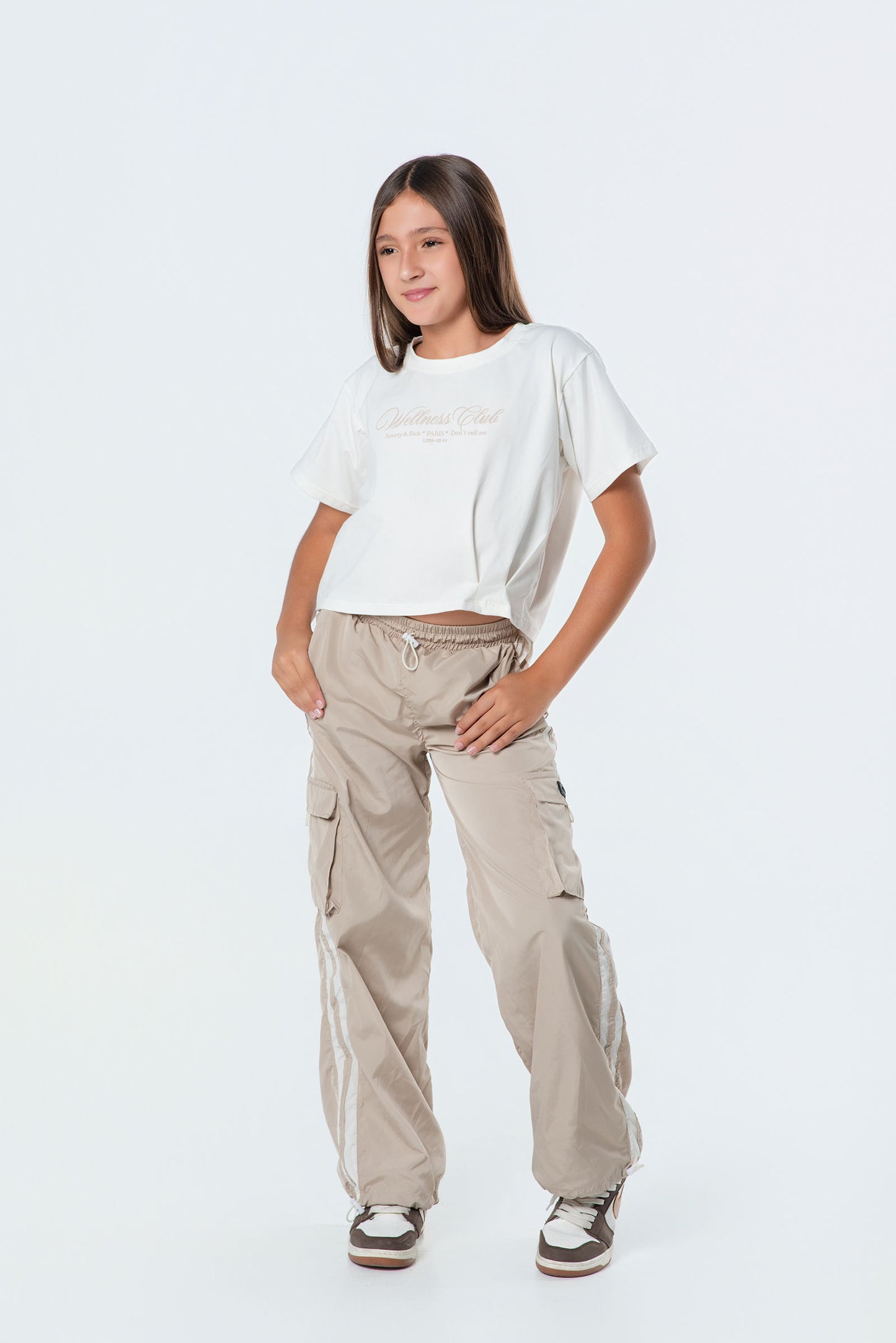 Conjunto pantalón parachute niña con crop