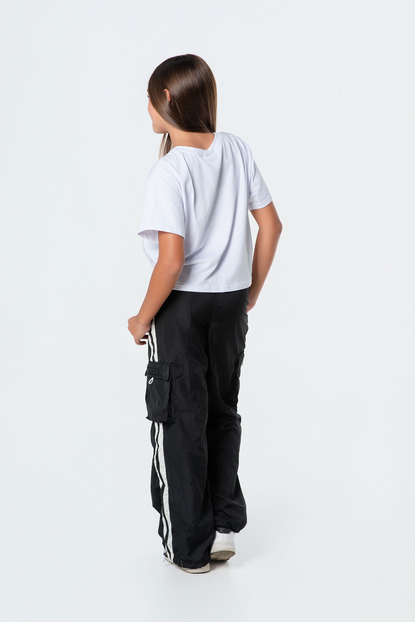 Conjunto pantalón parachute niña con crop