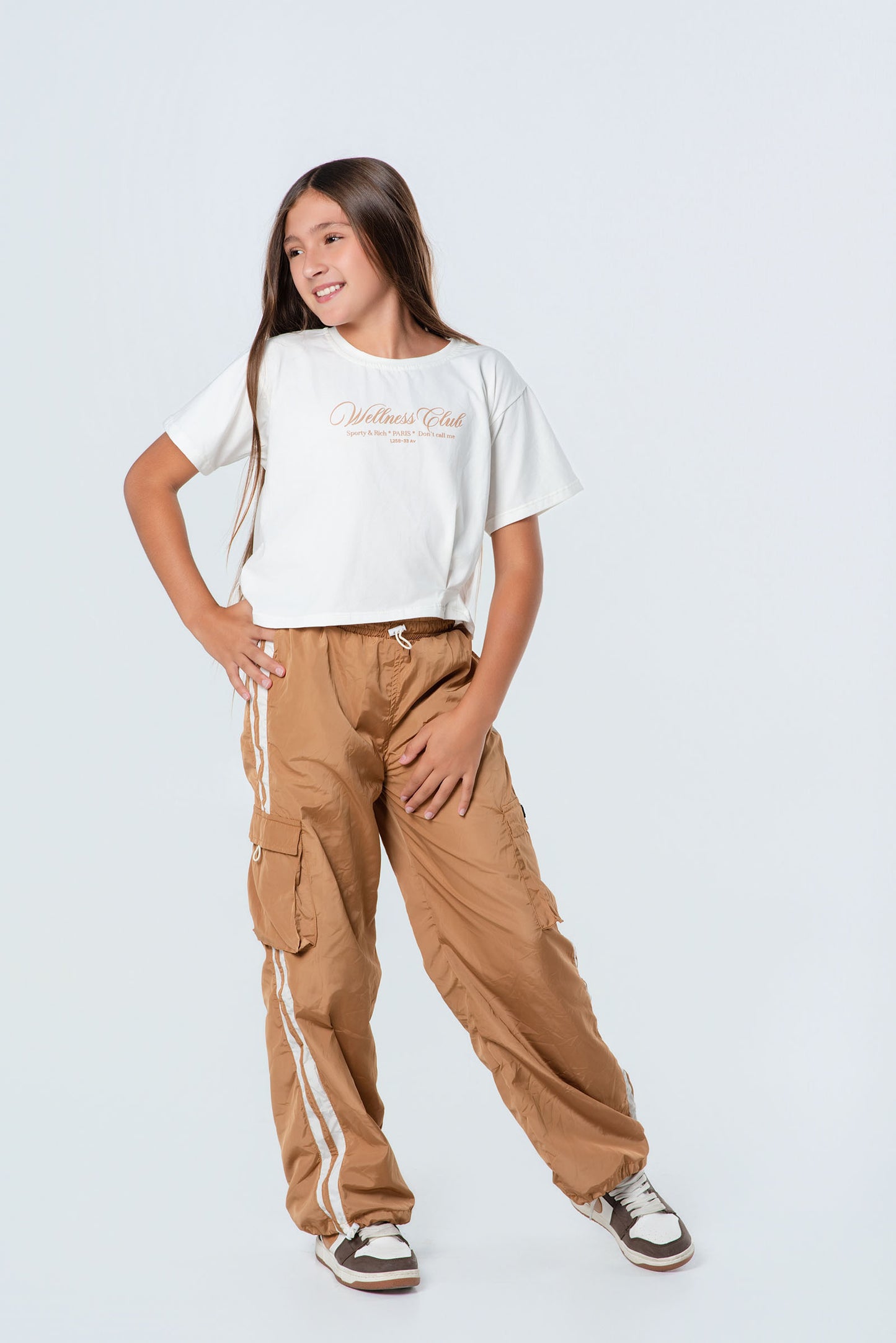 Conjunto pantalón parachute niña con crop