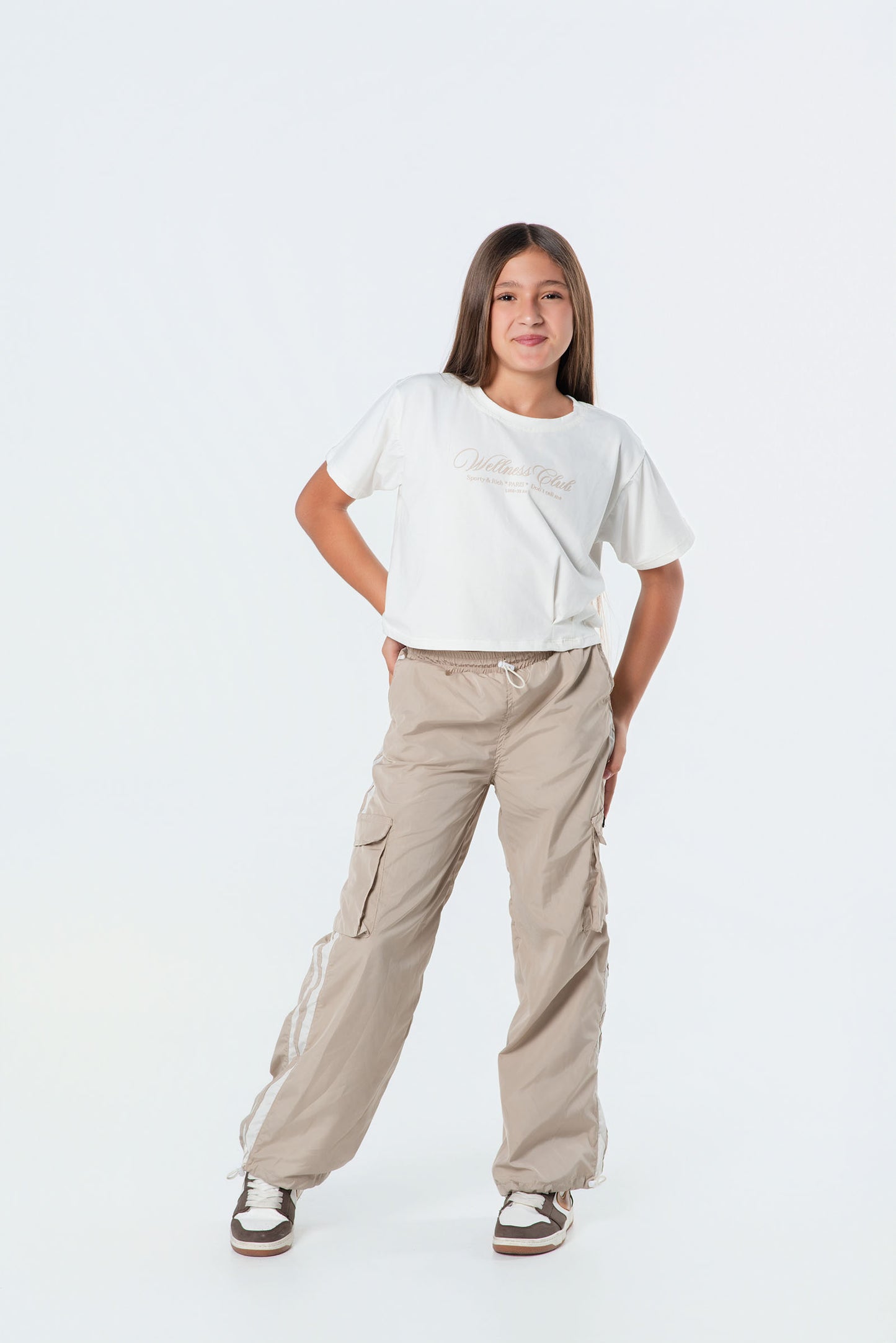 Conjunto pantalón parachute niña con crop