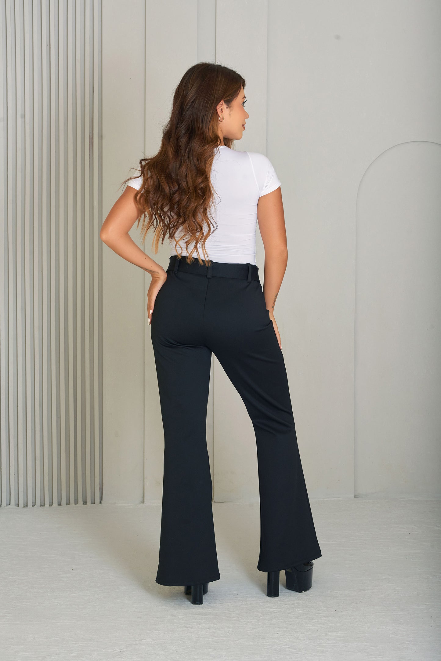 Pantalón Bota Campana con Cinturón