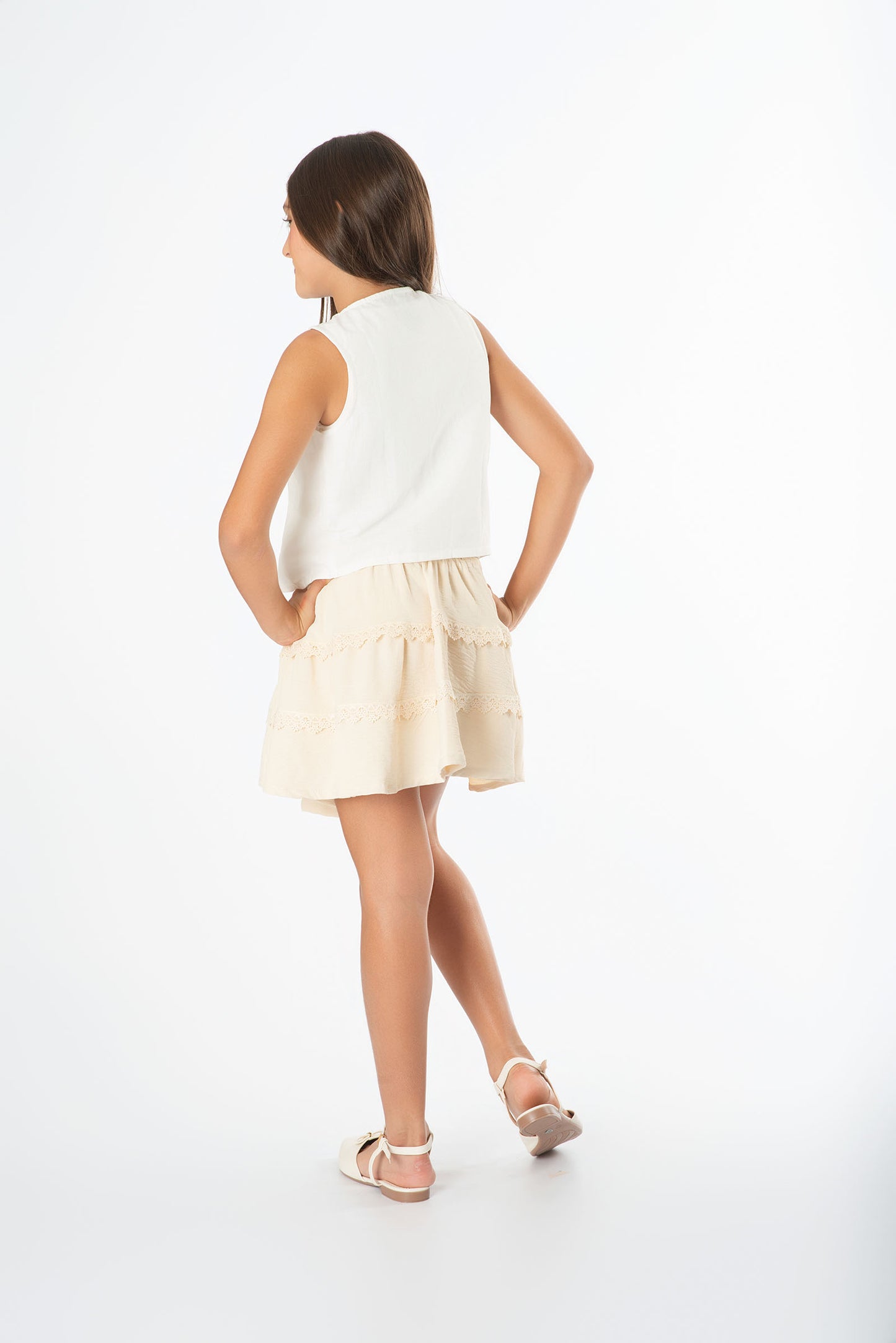 Conjunto Falda Guipiur Juvenil | Chaleco Lino y Correa