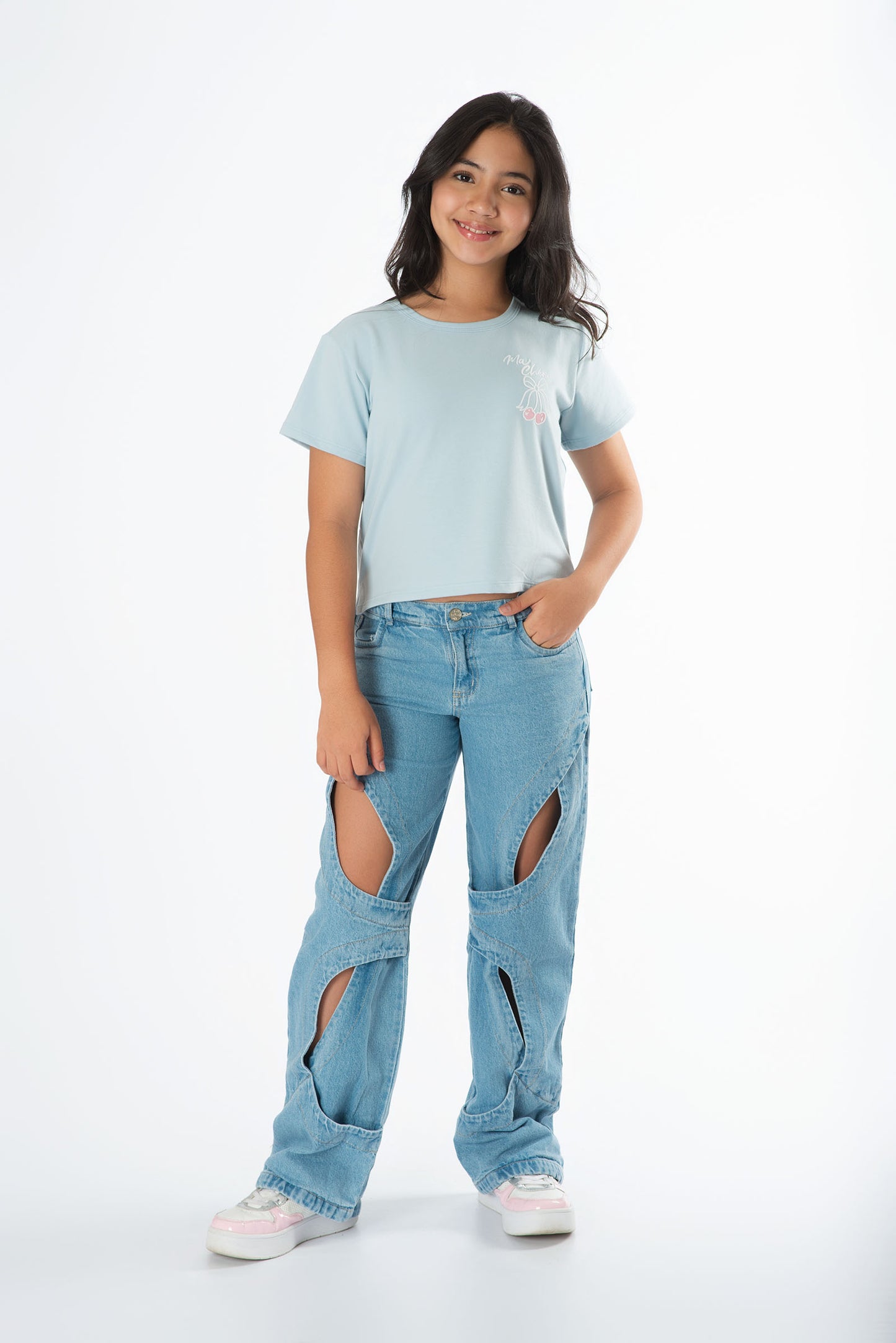 Camiseta estampado moño con jeans denim