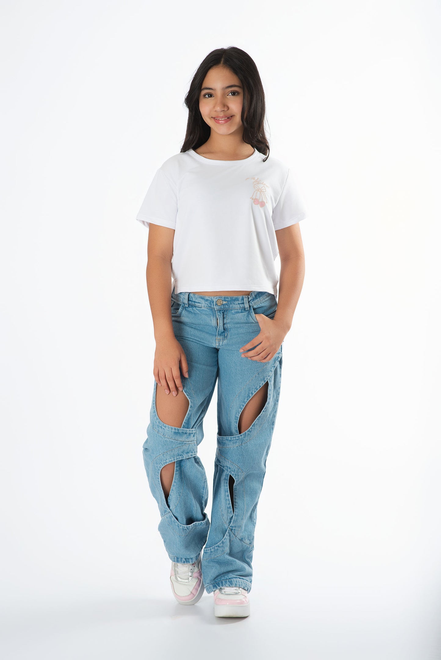 Camiseta estampado moño con jeans denim
