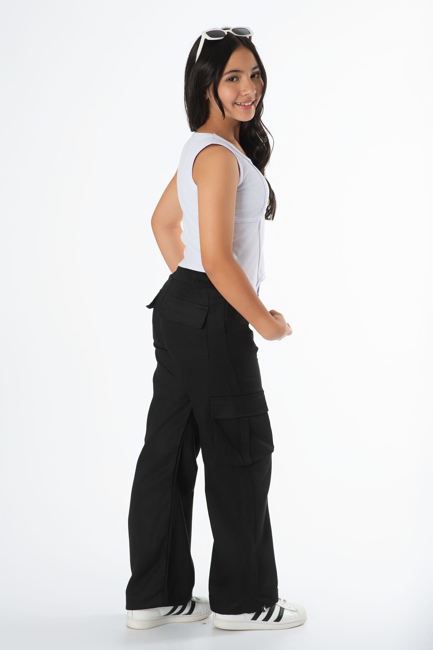 Conjunto pantalón cargo y top corset niña