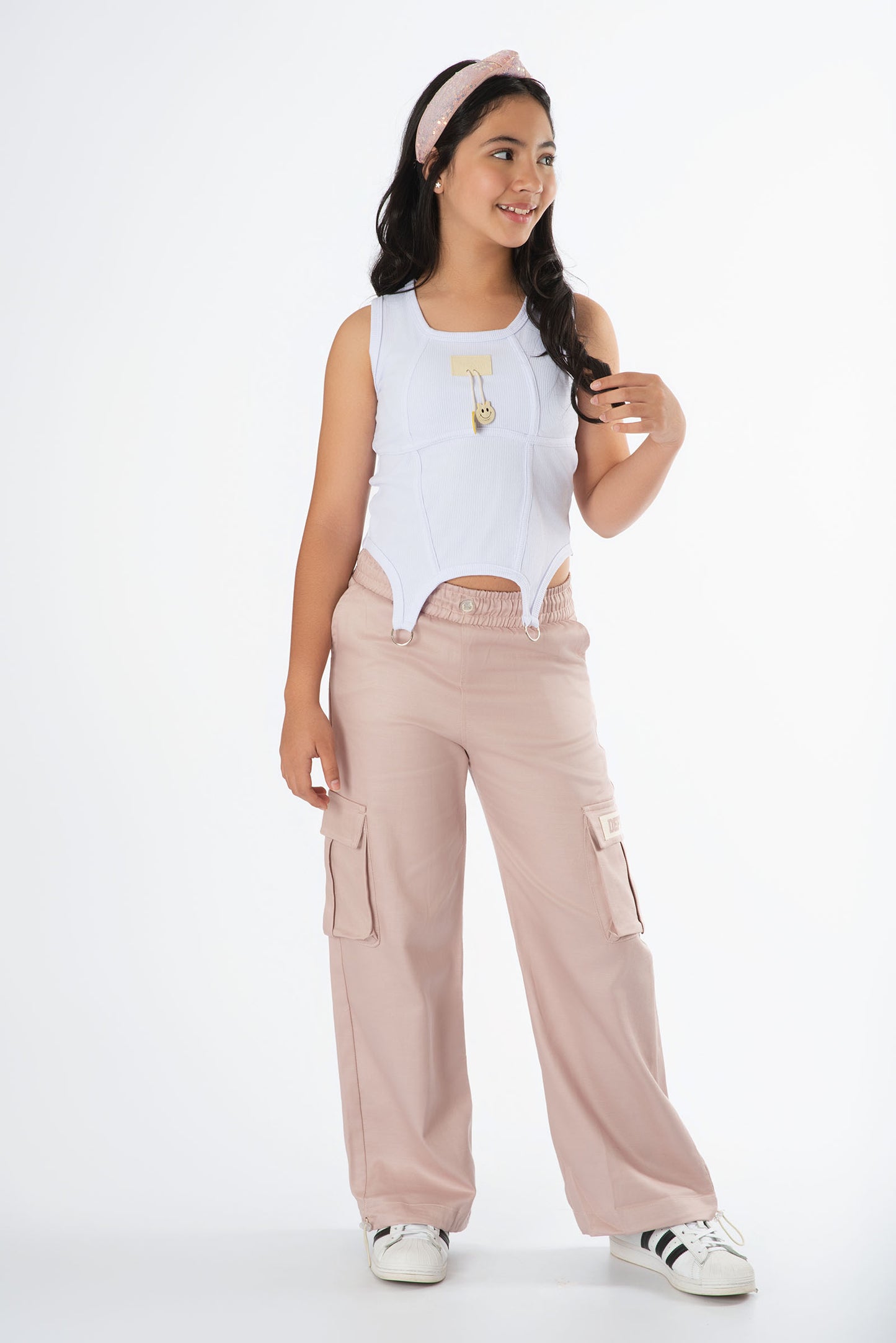 Conjunto pantalón cargo y top corset niña