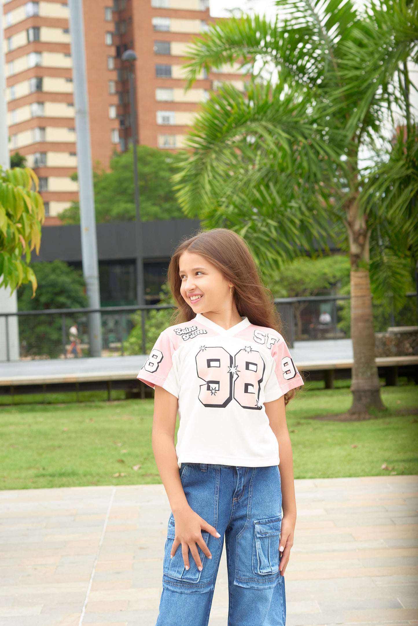 Conjunto Jeans Cargo + Camiseta Deportiva