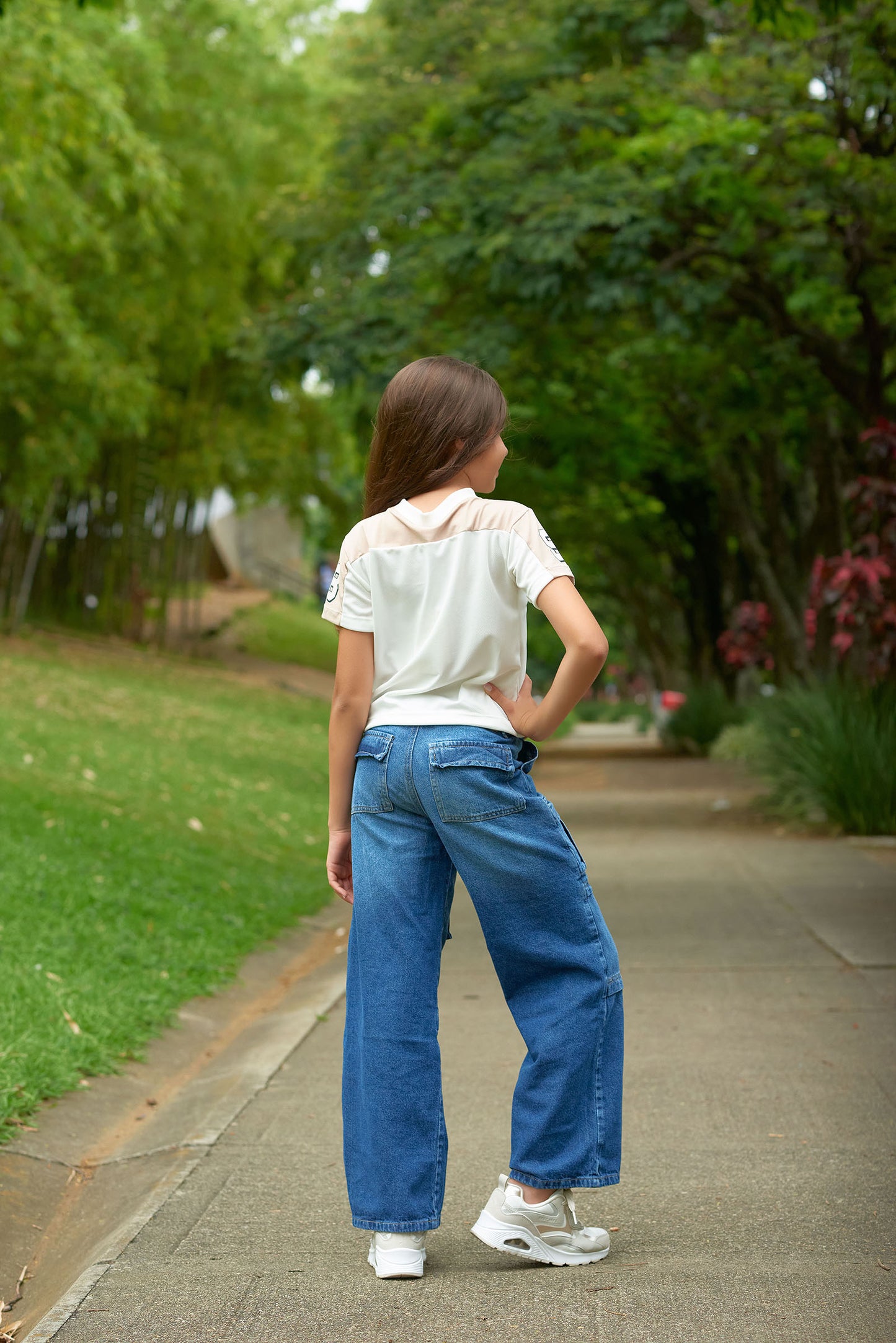 Conjunto Jeans Cargo + Camiseta Deportiva