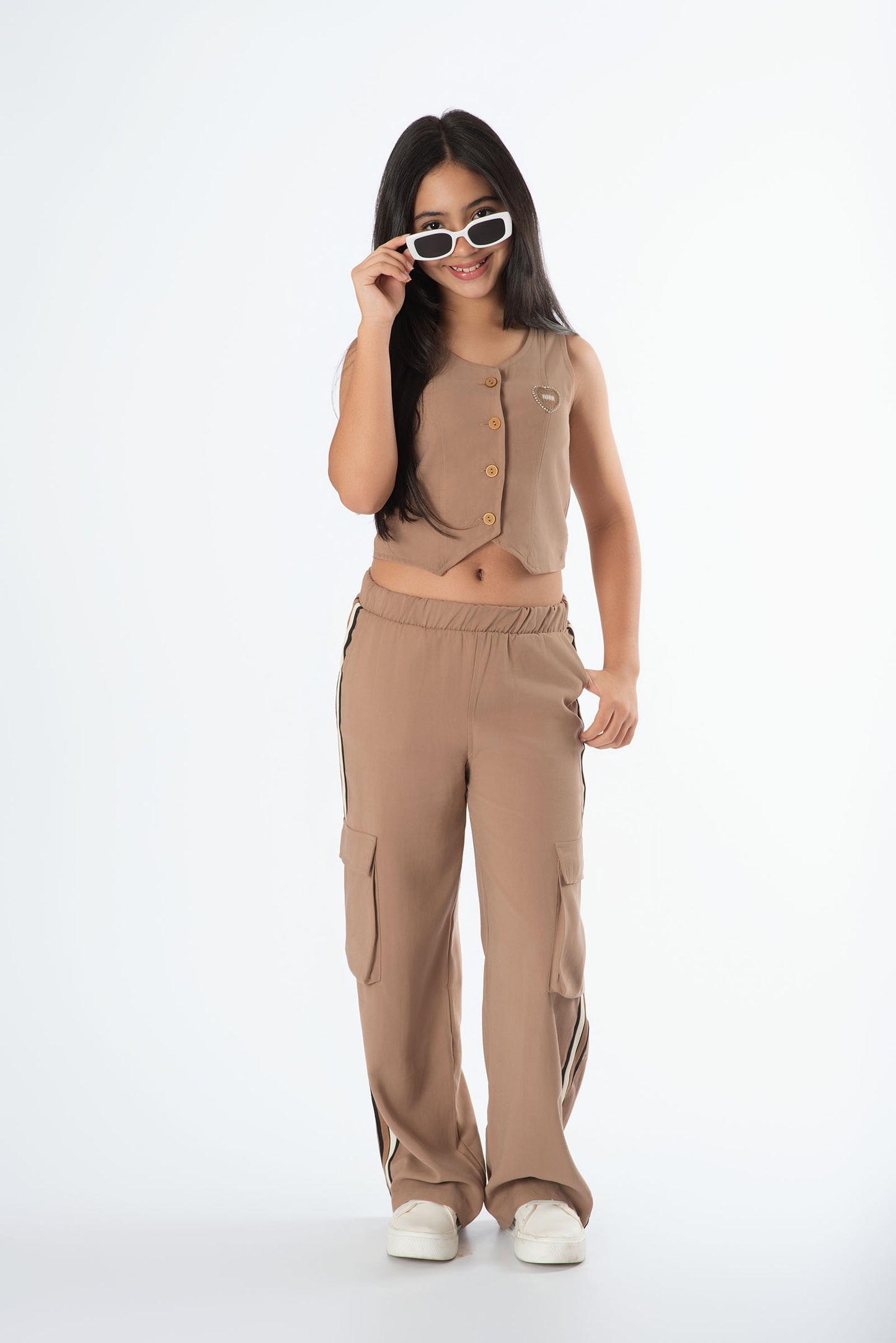 Conjunto pantalón cargo con chaleco