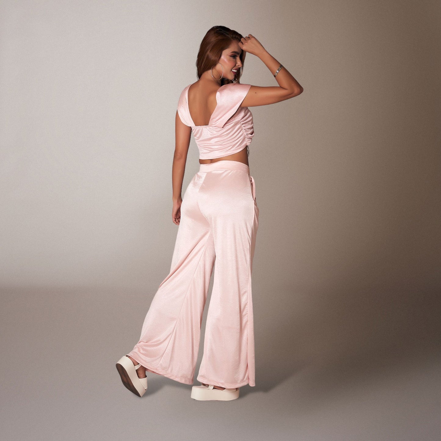 Conjunto con pantalón tipo Palazzo