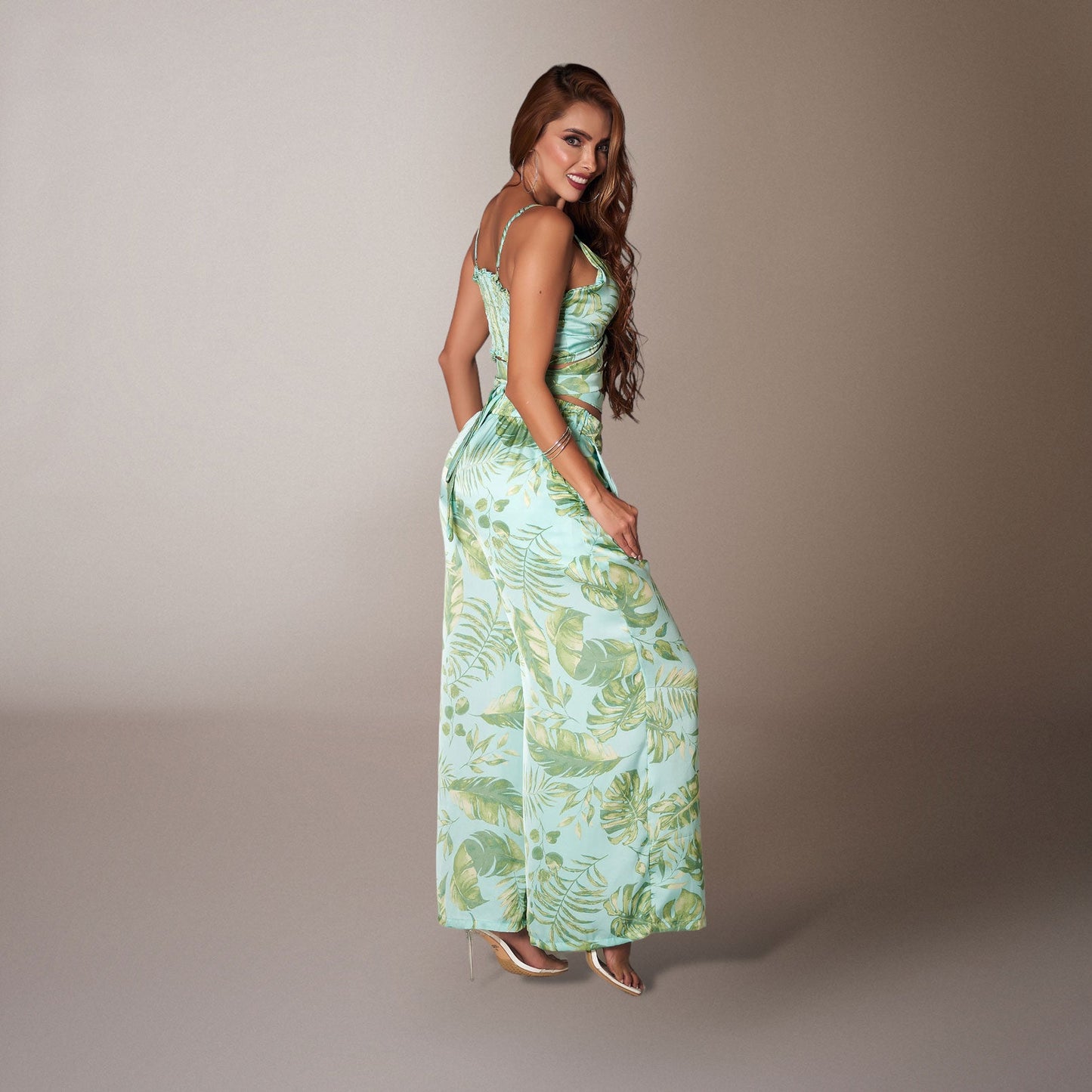 Conjunto estampado tipo Palazzo para dama.