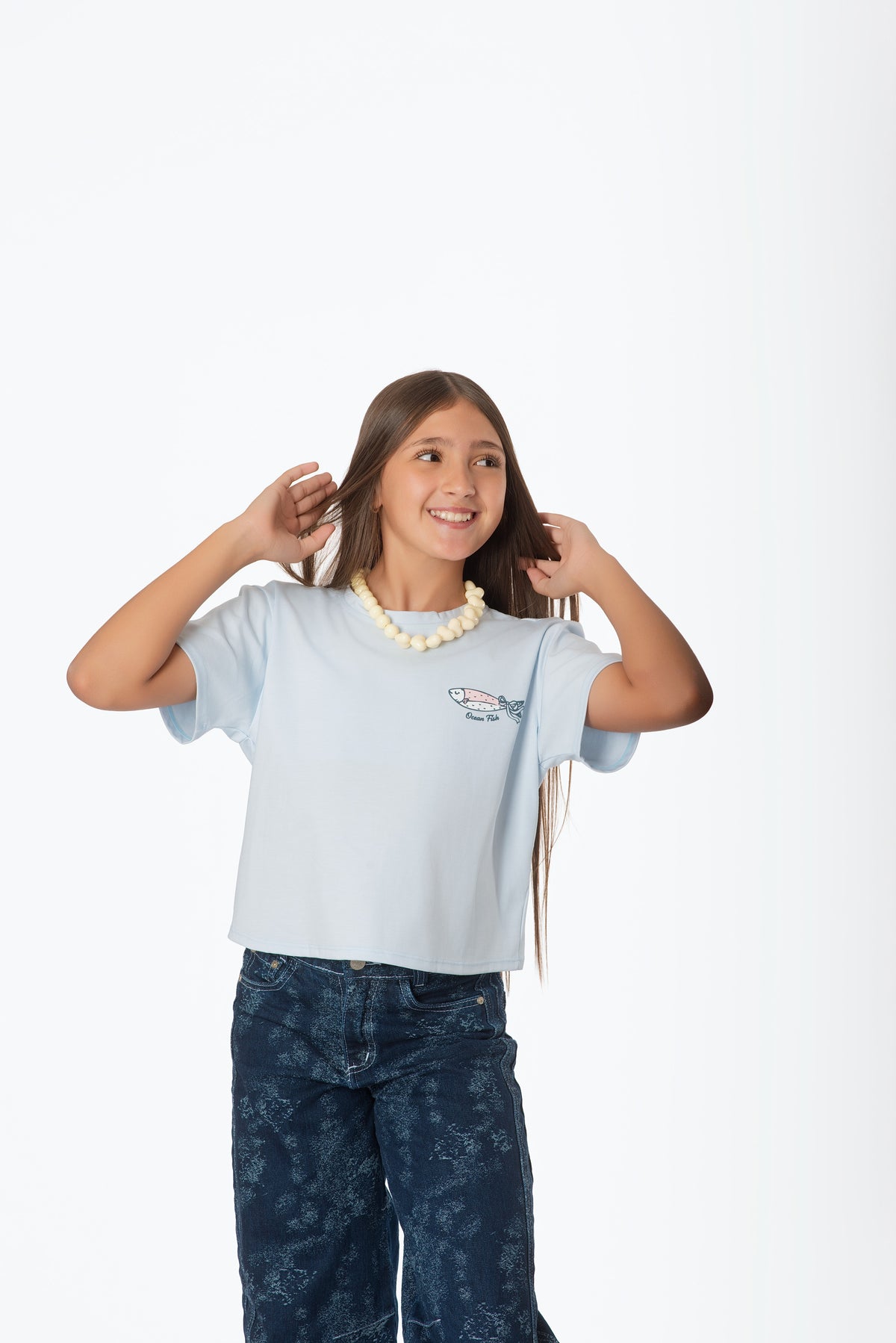 Blusa Teens Estampado Pescados en Rayón con Detalle Gráfico Posterior | Estilo Casual