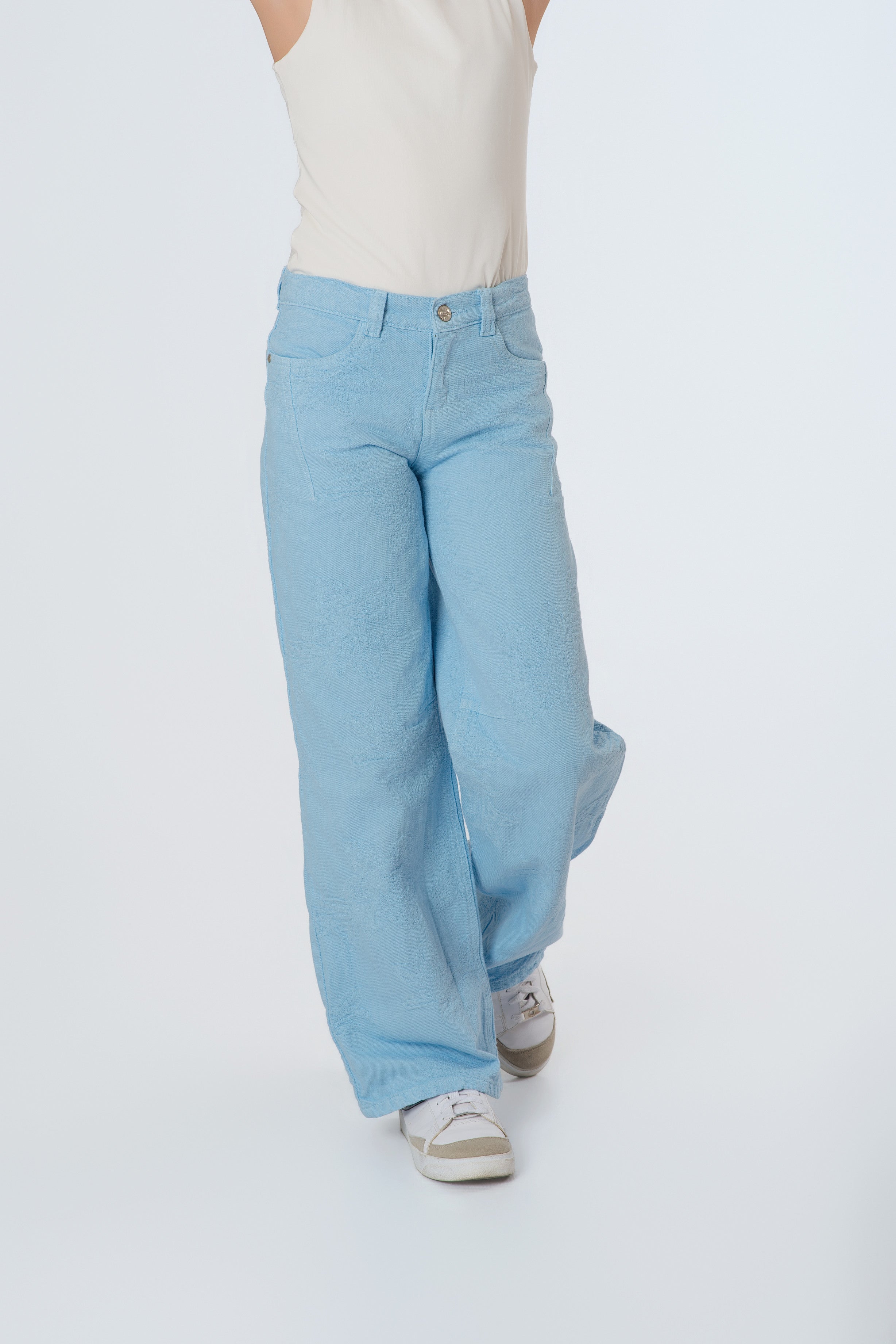 Pantalón Teens Wide Leg en Dril Jacquard | Textura Floral en Tonos Pastel