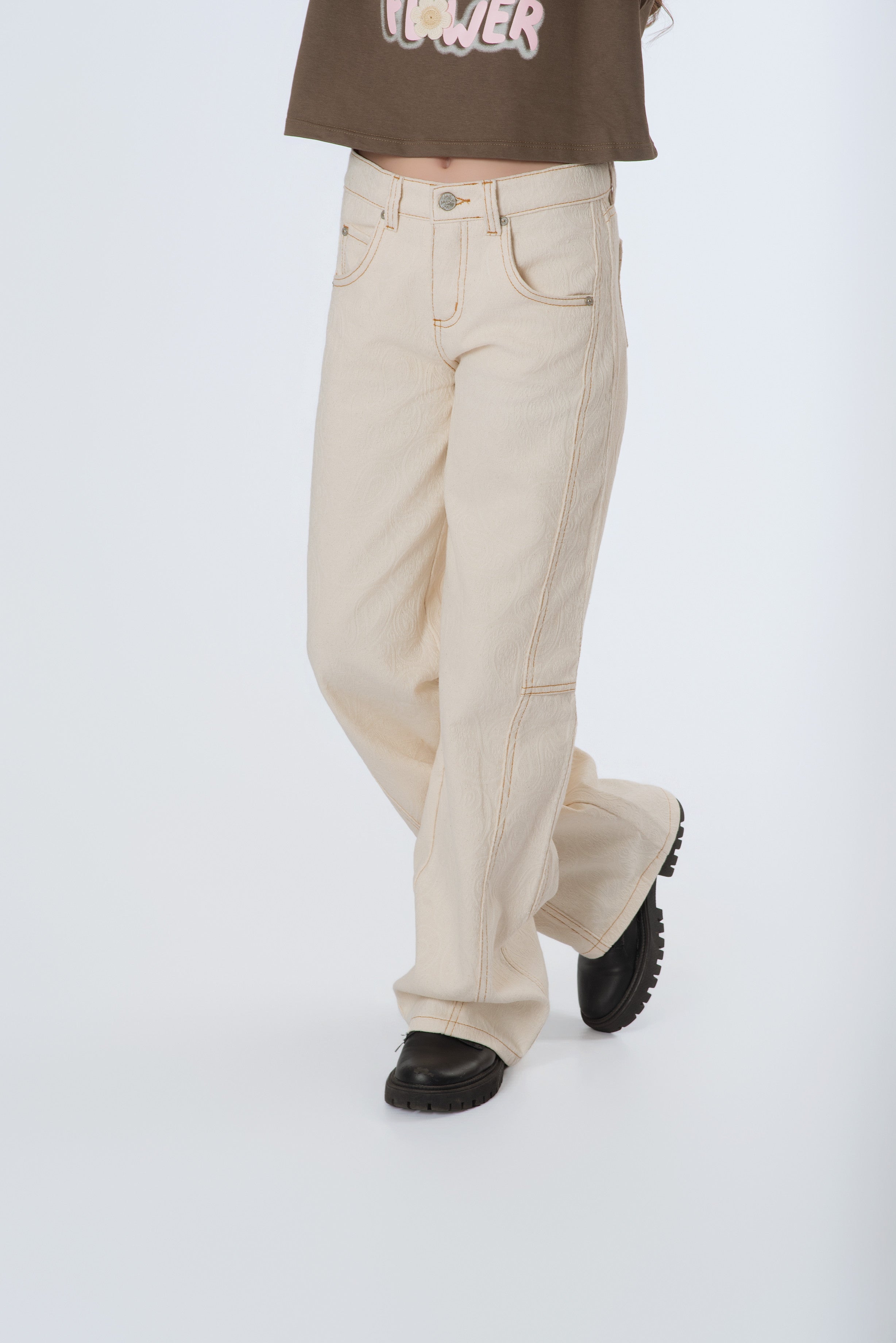 Pantalón Teens Wide Leg de Arabescos | Dril Jacquard Beige con Costuras en Contraste