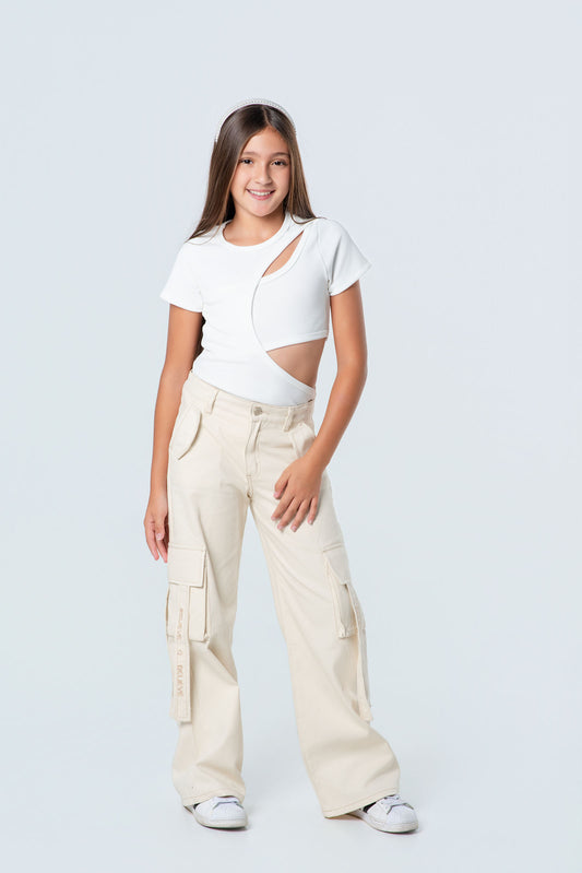 Conjunto cargo para niña con tiras bordadas