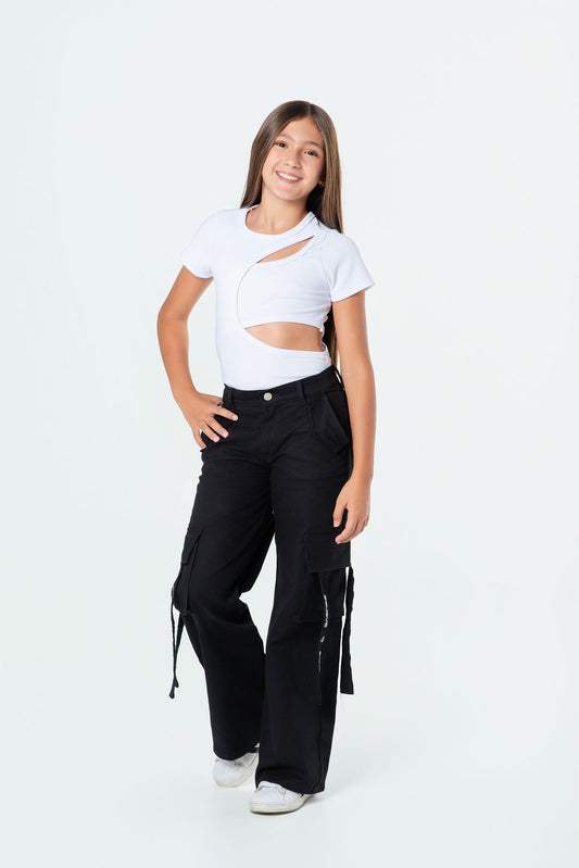 Conjunto cargo para niña con tiras bordadas