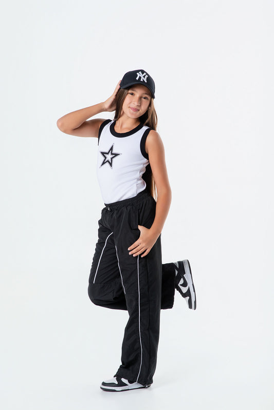 Conjunto pantalón parachute con body para niña