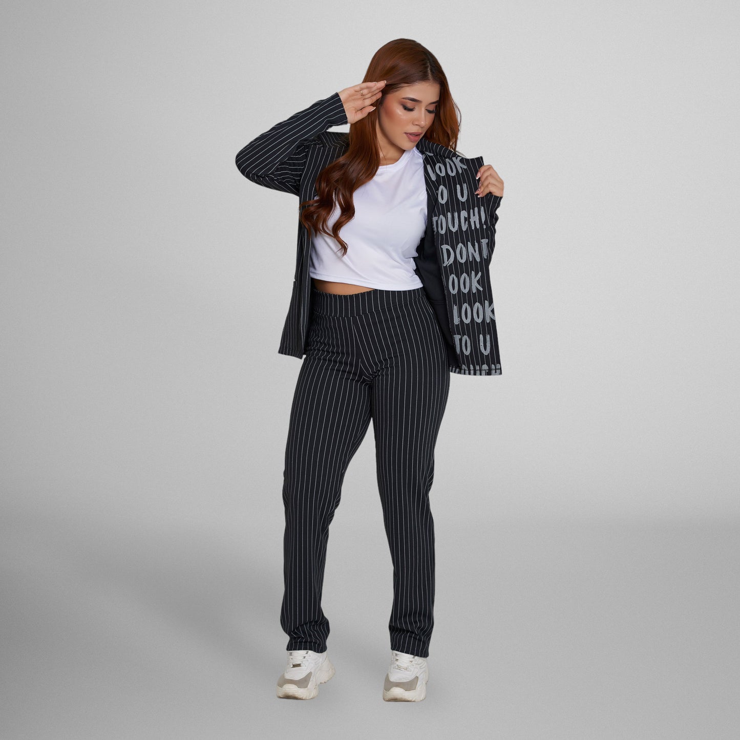 Conjunto dama con Chaleco de Manga Larga y Pantalón a Rayas
