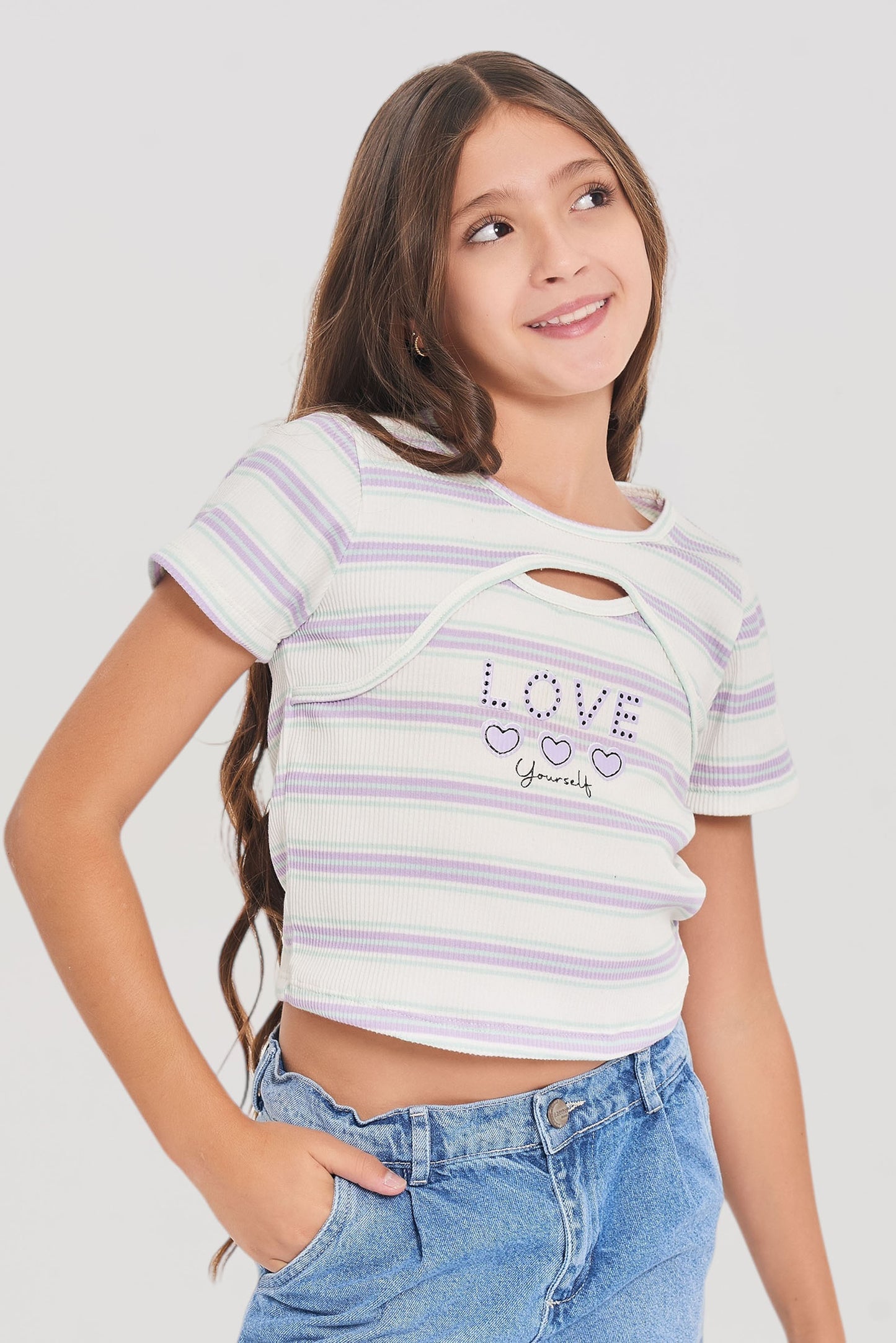 Camiseta Rib Rayas Juvenil | Crop Lila/Fucsia con Cut-Out