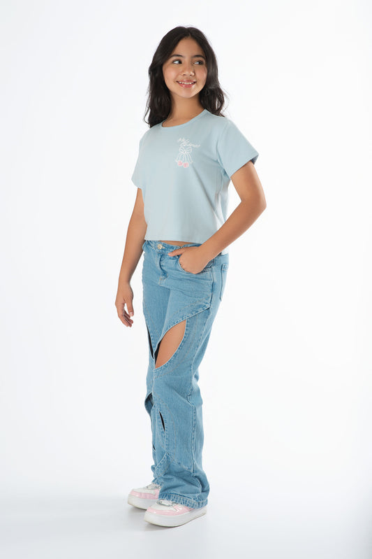 Camiseta estampado moño con jeans denim