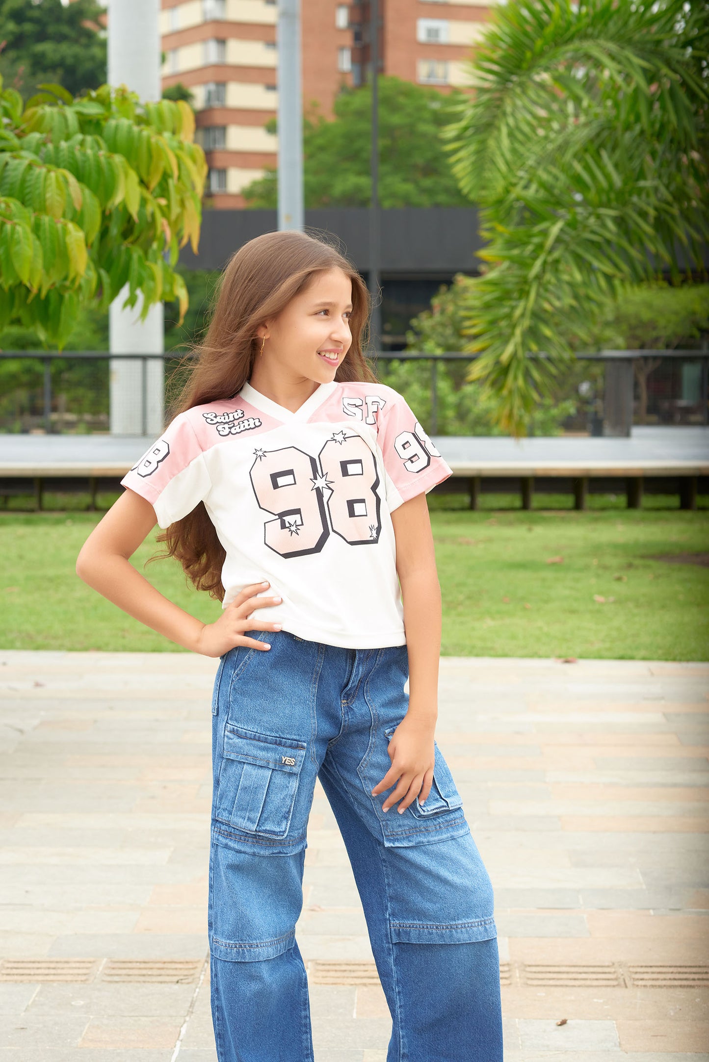 Conjunto Jeans Cargo + Camiseta Deportiva