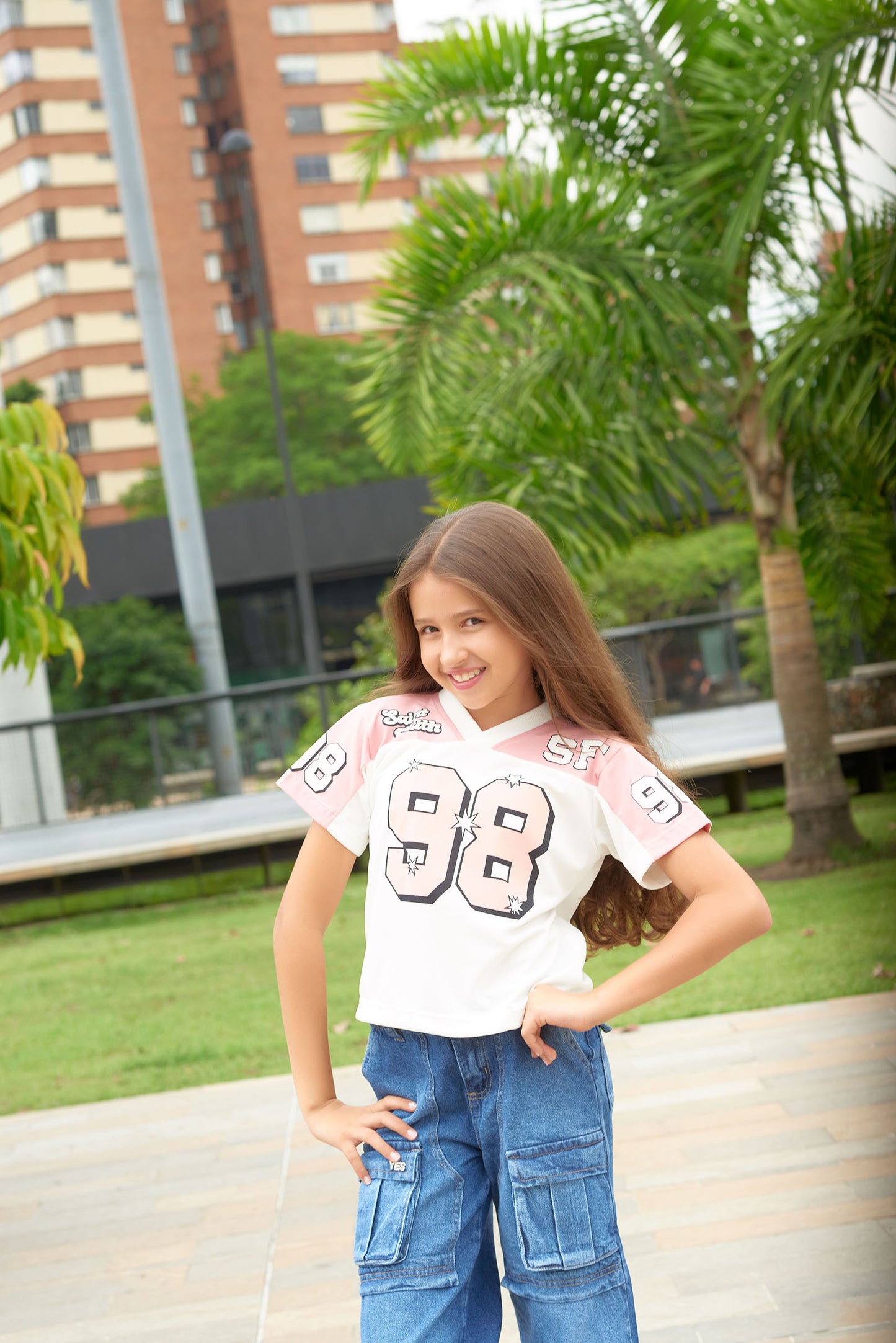 Conjunto Jeans Cargo + Camiseta Deportiva