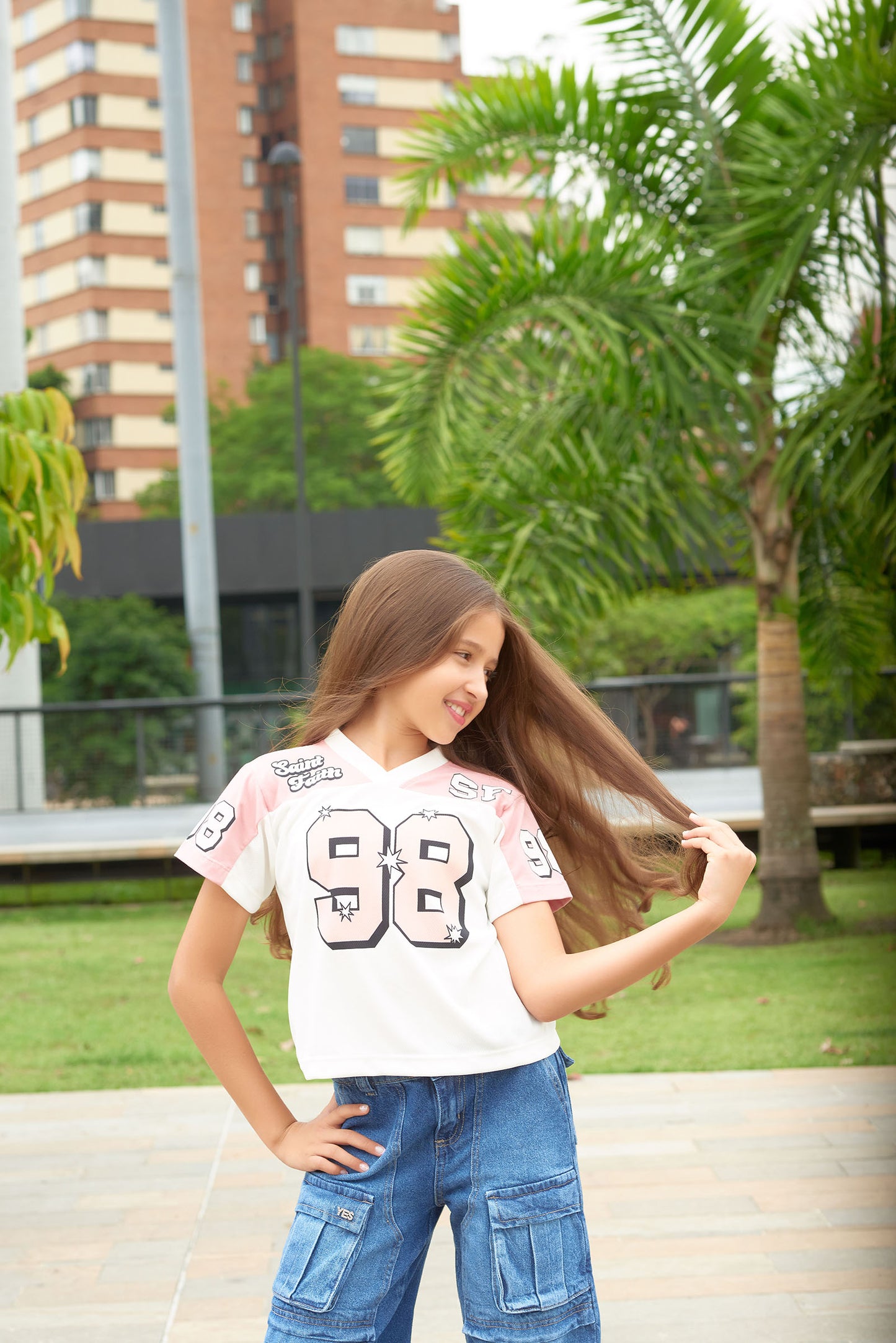 Conjunto Jeans Cargo + Camiseta Deportiva