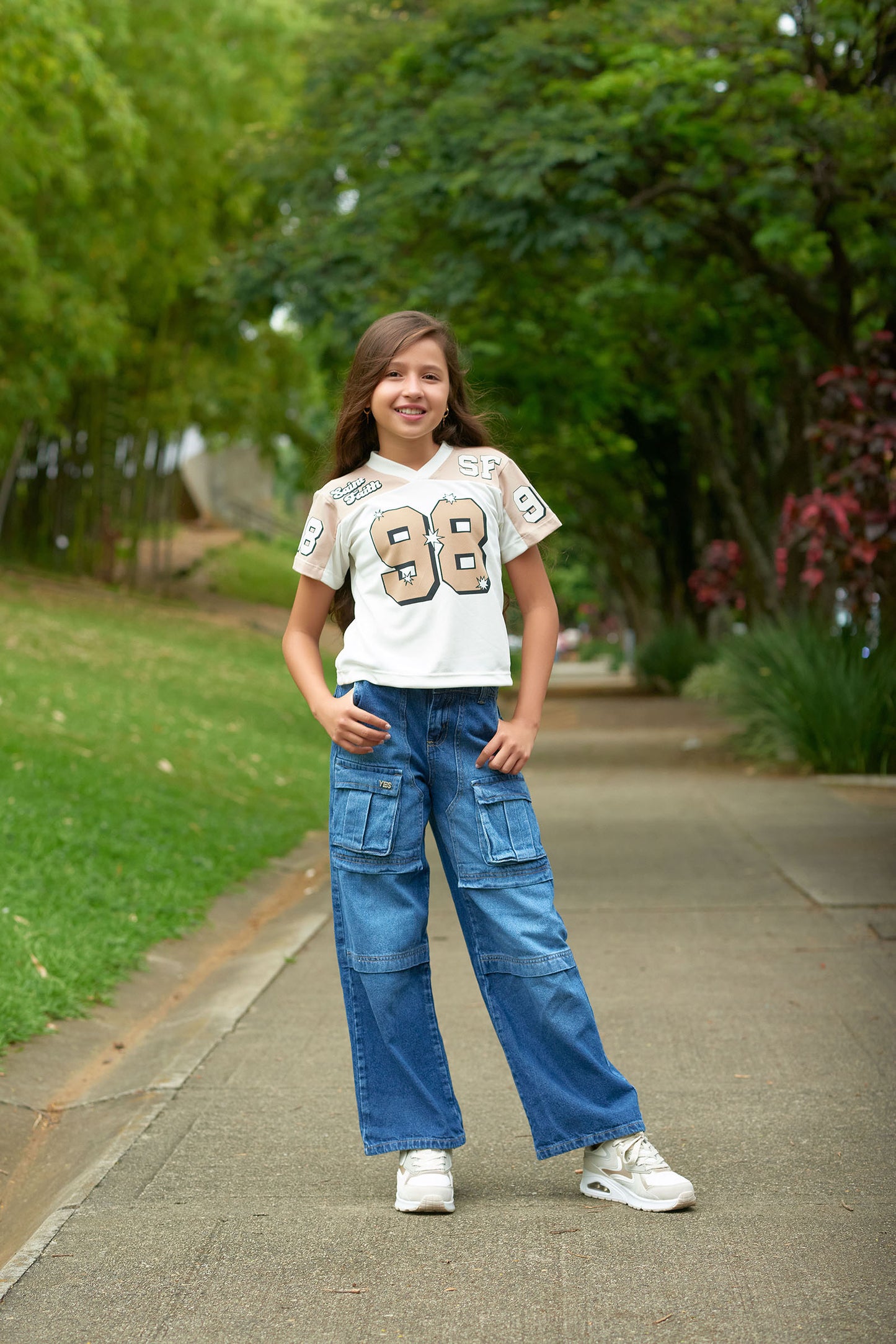 Conjunto Jeans Cargo + Camiseta Deportiva