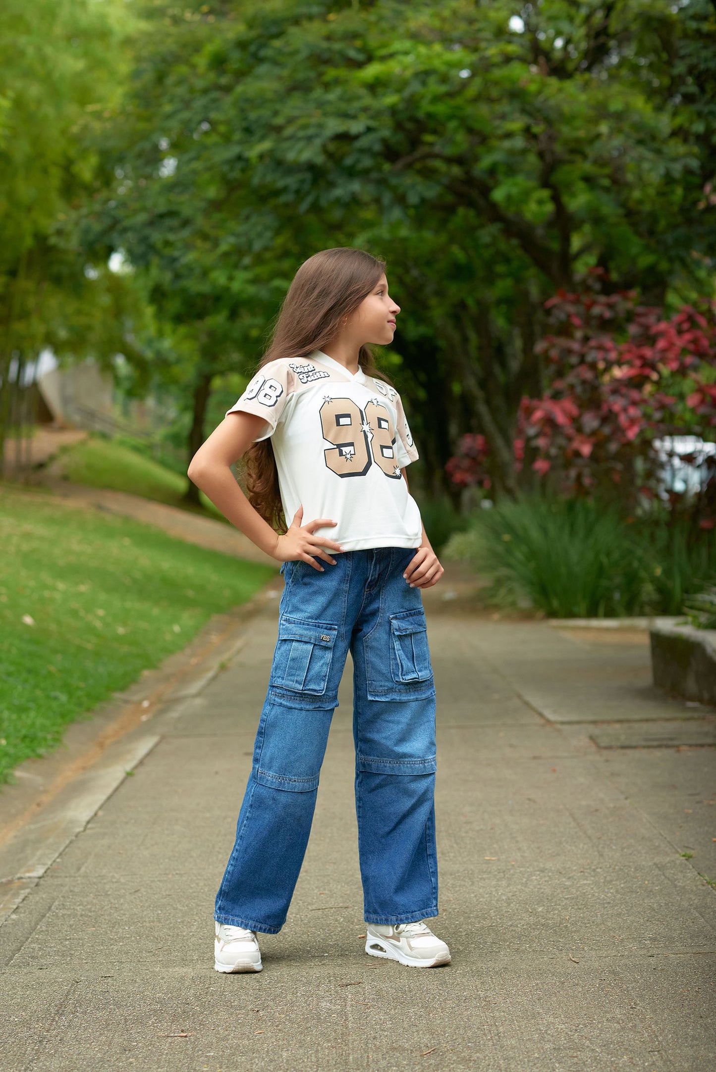 Conjunto Jeans Cargo + Camiseta Deportiva