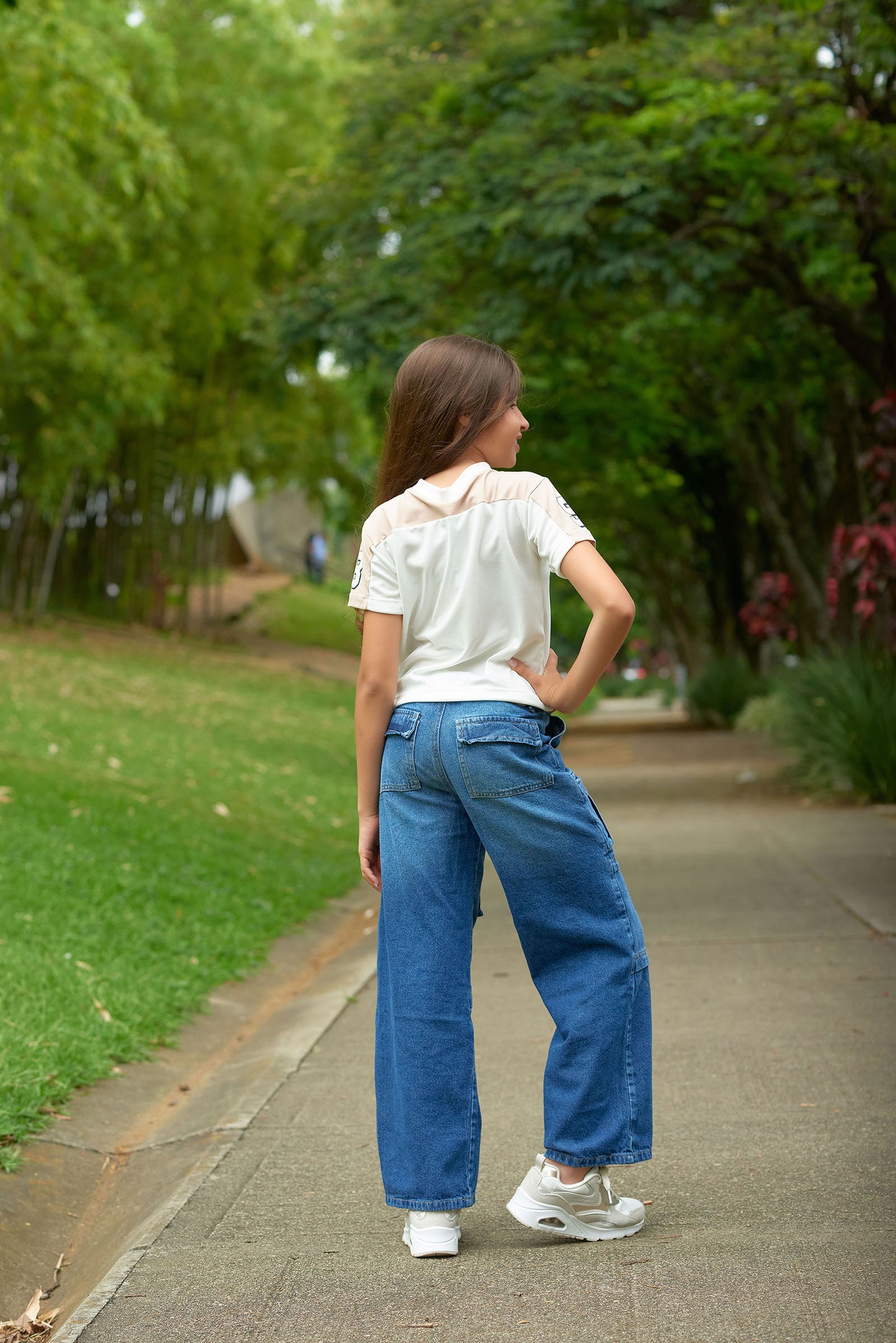 Conjunto Jeans Cargo + Camiseta Deportiva