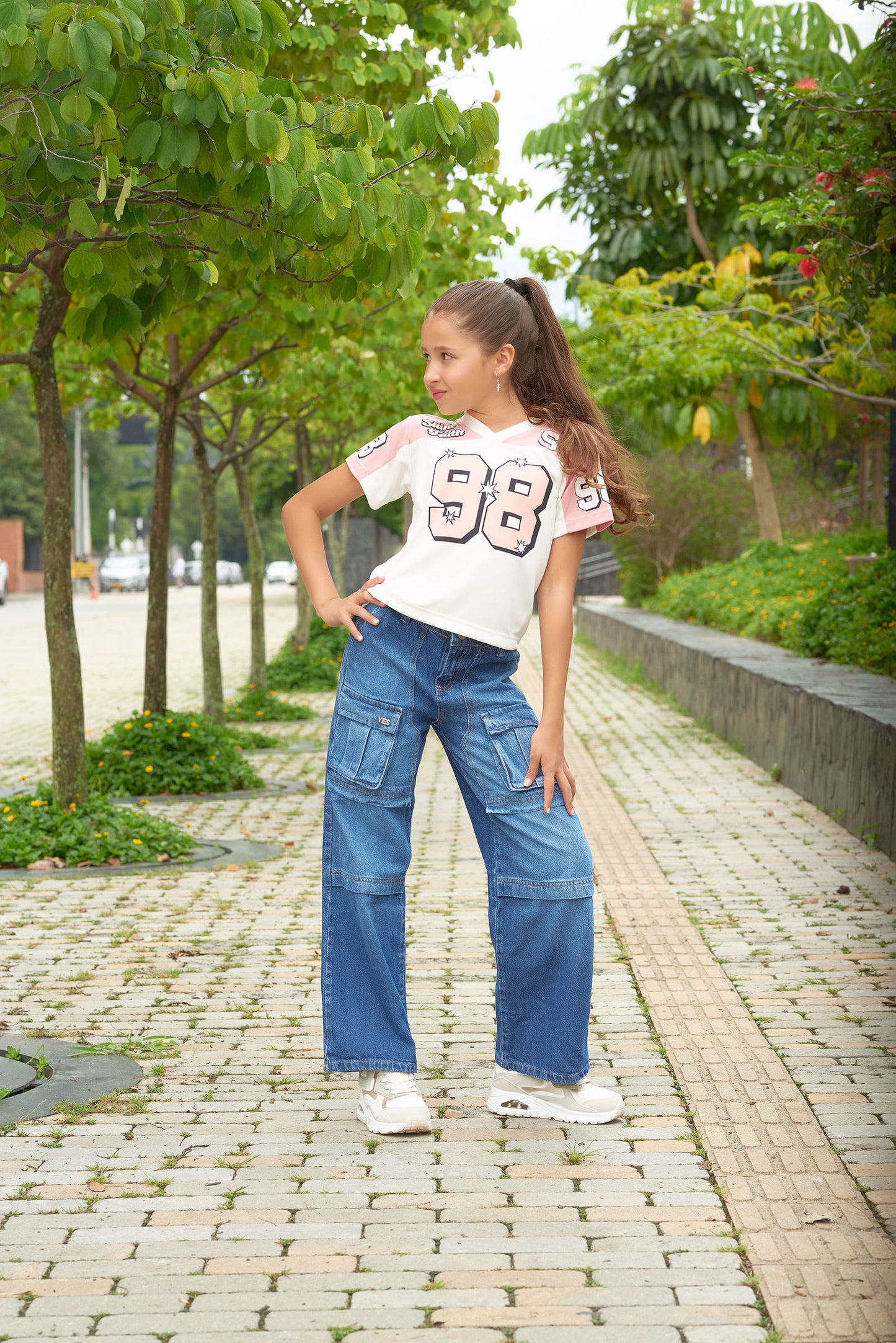 Conjunto Jeans Cargo + Camiseta Deportiva