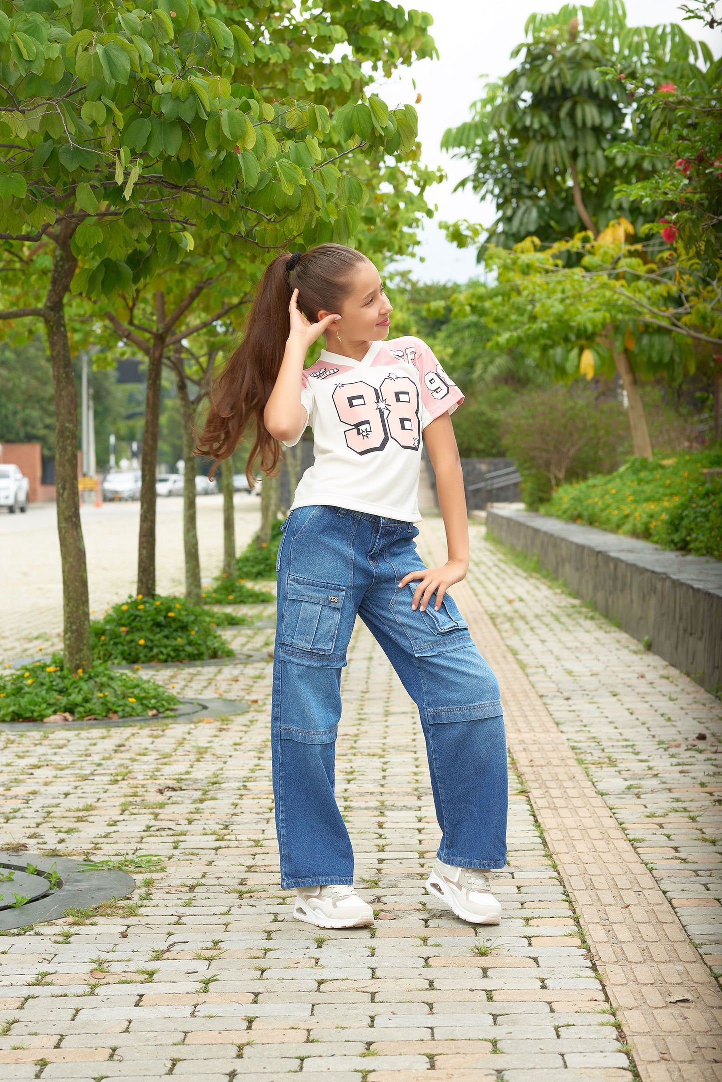 Conjunto Jeans Cargo + Camiseta Deportiva