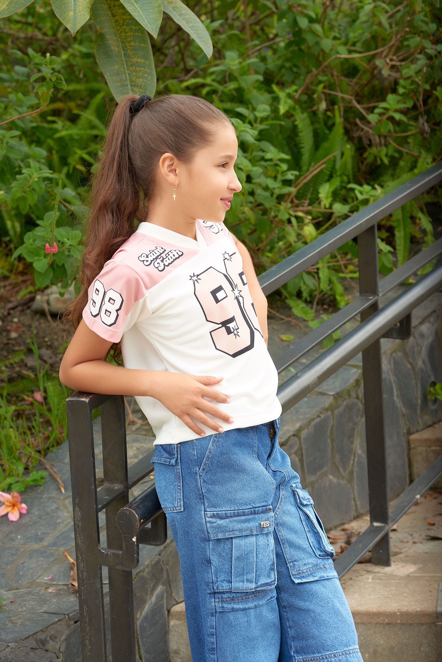 Conjunto Jeans Cargo + Camiseta Deportiva